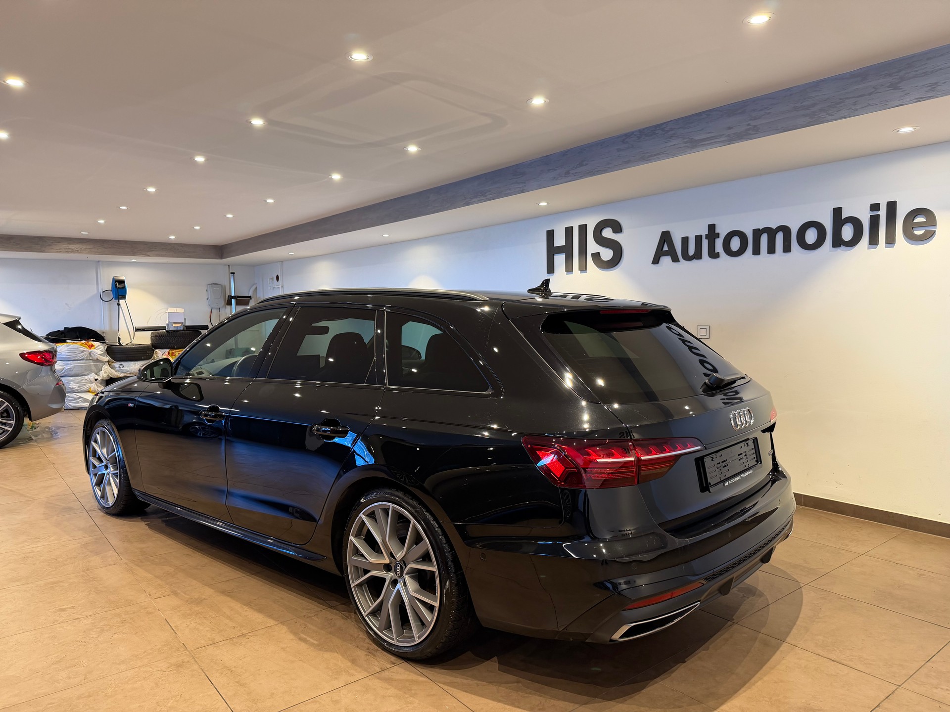 AUDI A4 Avant 2.0 45 TFSI S Line quattro S-Tronic-showroom-element-3