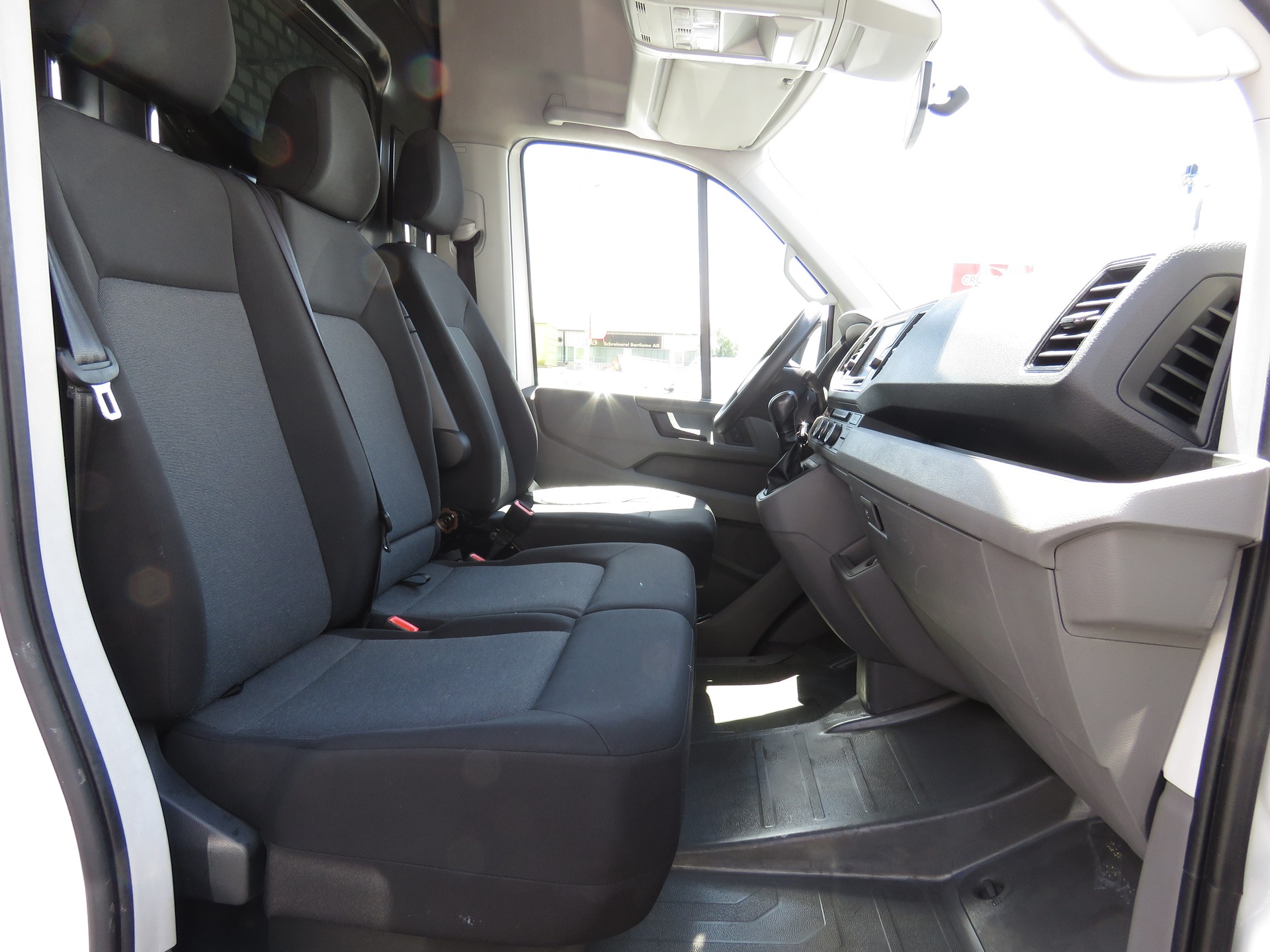 VW Crafter 35 2.0 TDI Entry L3 H2 Automat-image-9