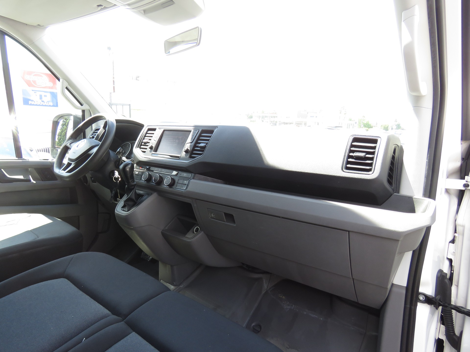VW Crafter 35 2.0 TDI Entry L3 H2 Automat-image-8