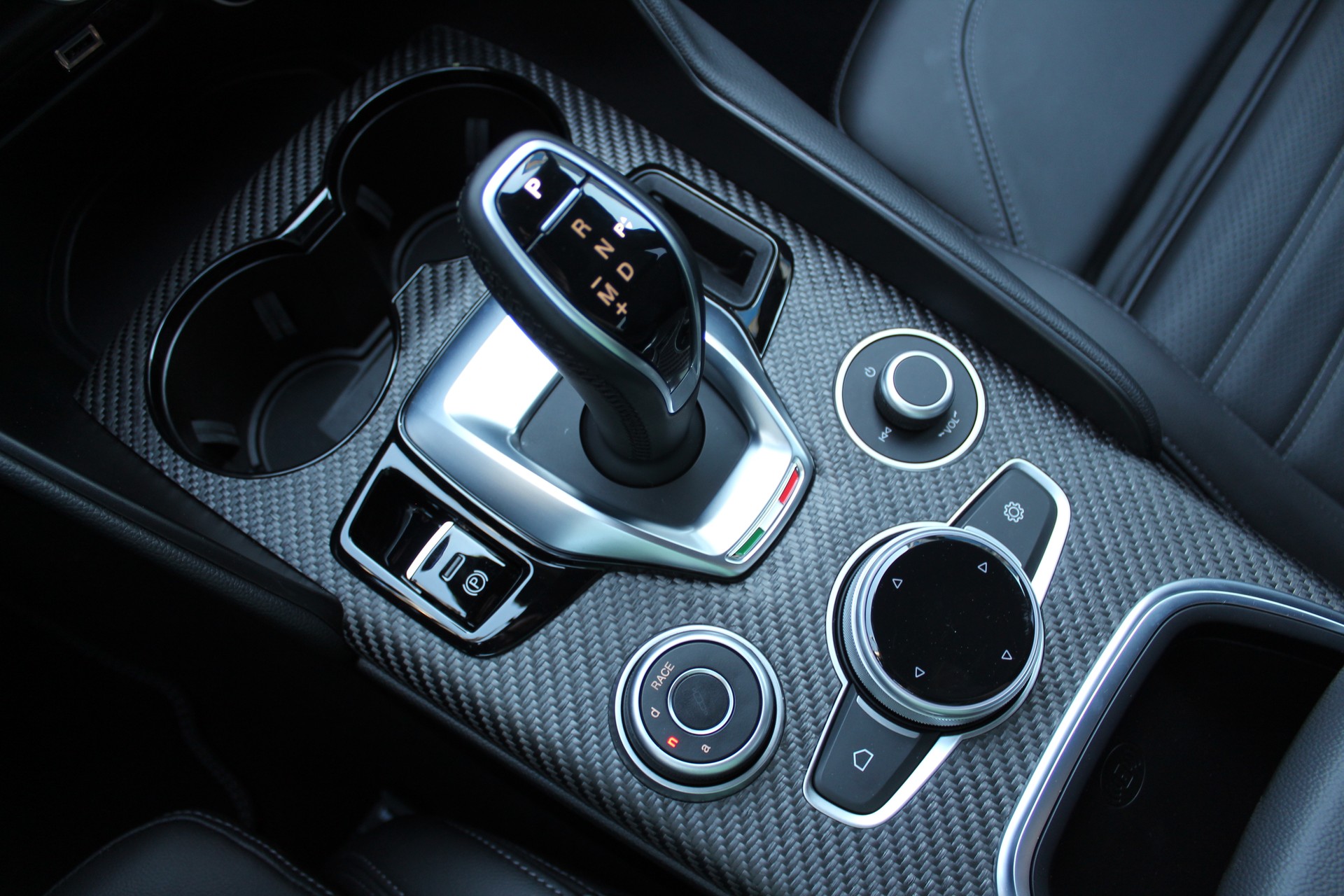 ALFA ROMEO Giulia 2.9 V6 Quadrifoglio-image-17