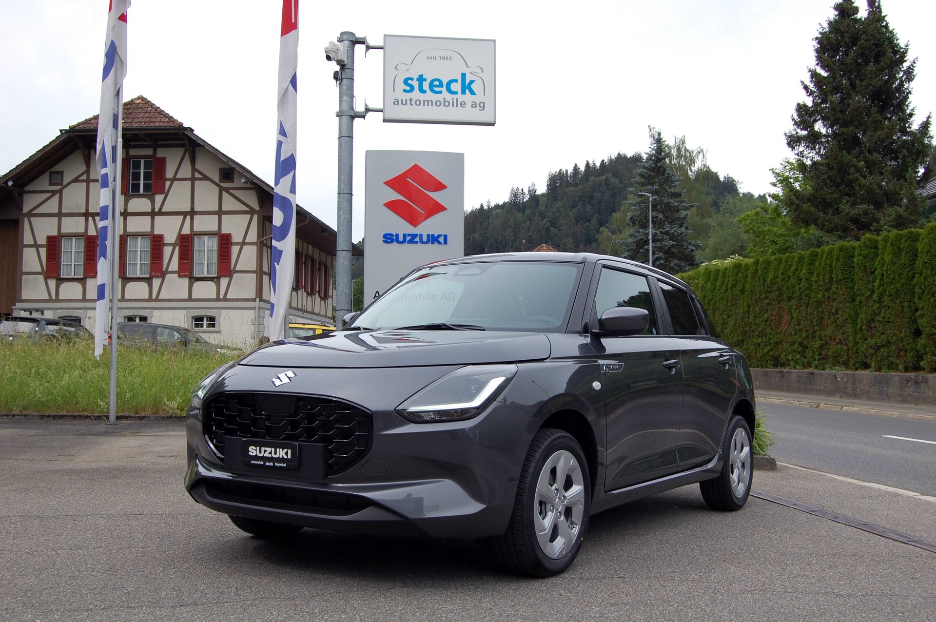 SUZUKI Swift 1.2 Sakura Hybrid 4x4