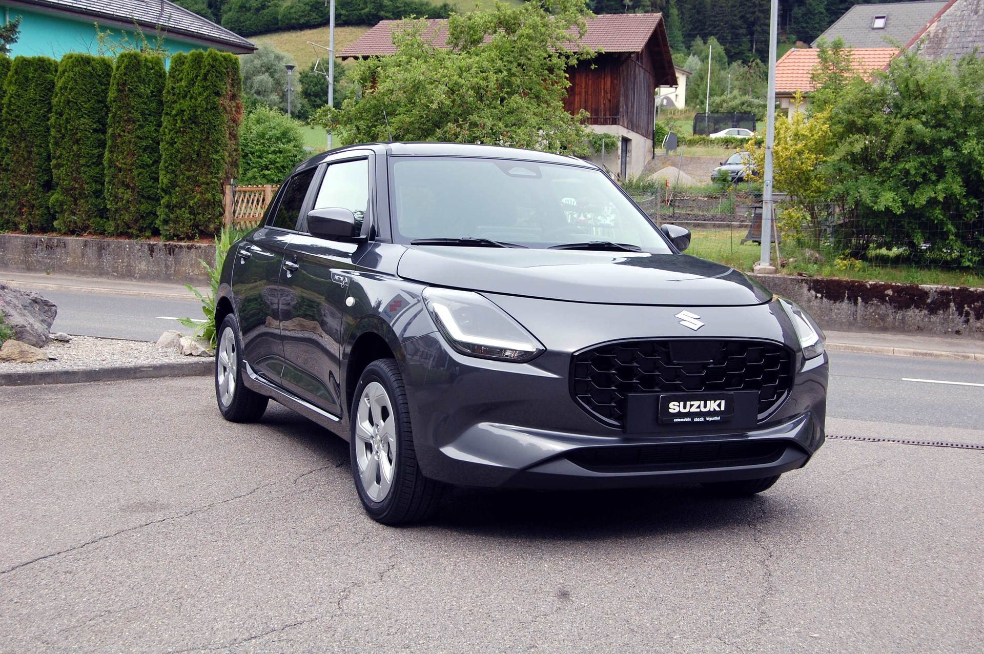 SUZUKI Swift 1.2 Sakura Hybrid 4x4-showroom-element-2