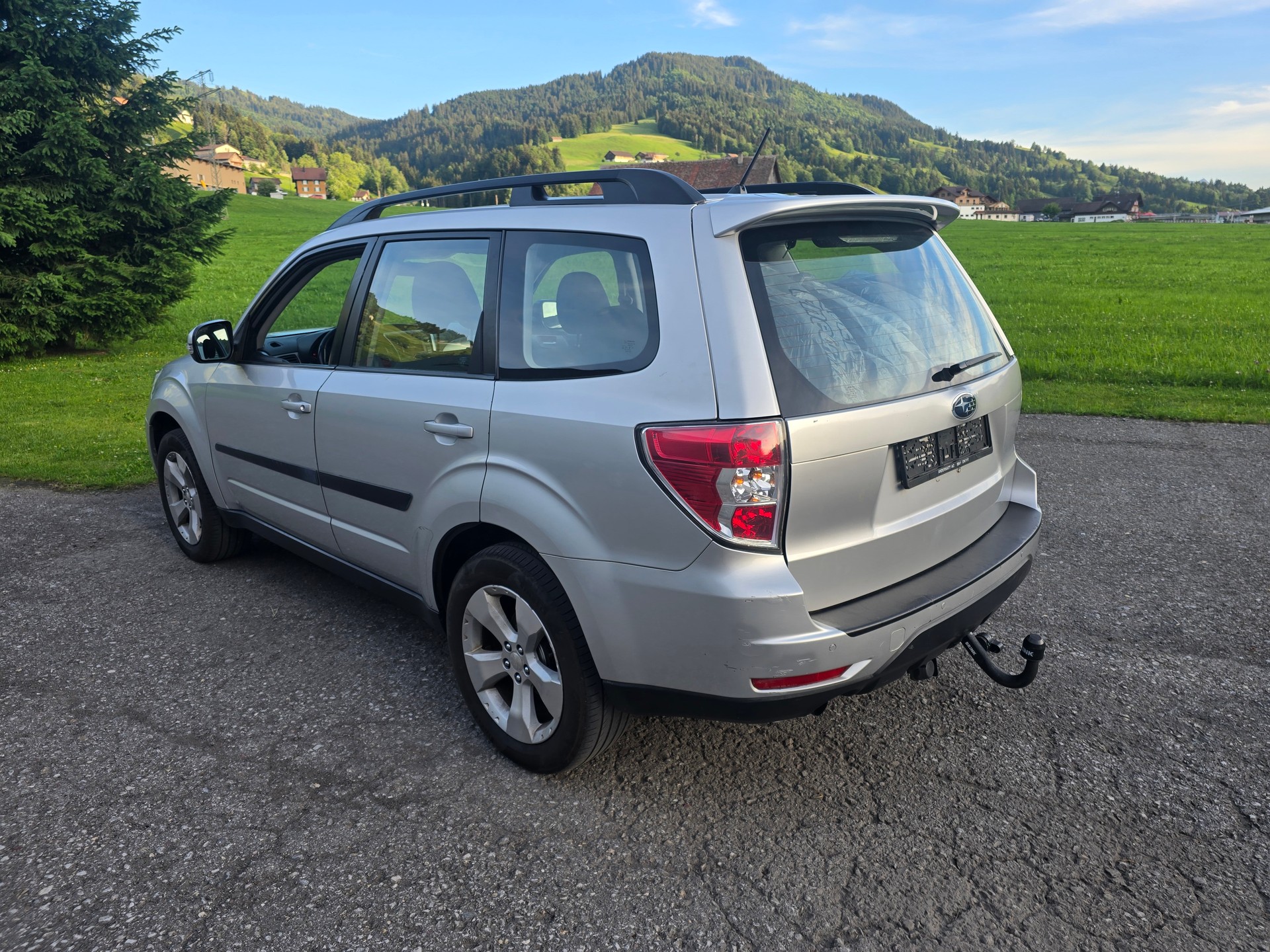 SUBARU Forester 2.0D XS Limited-image-4