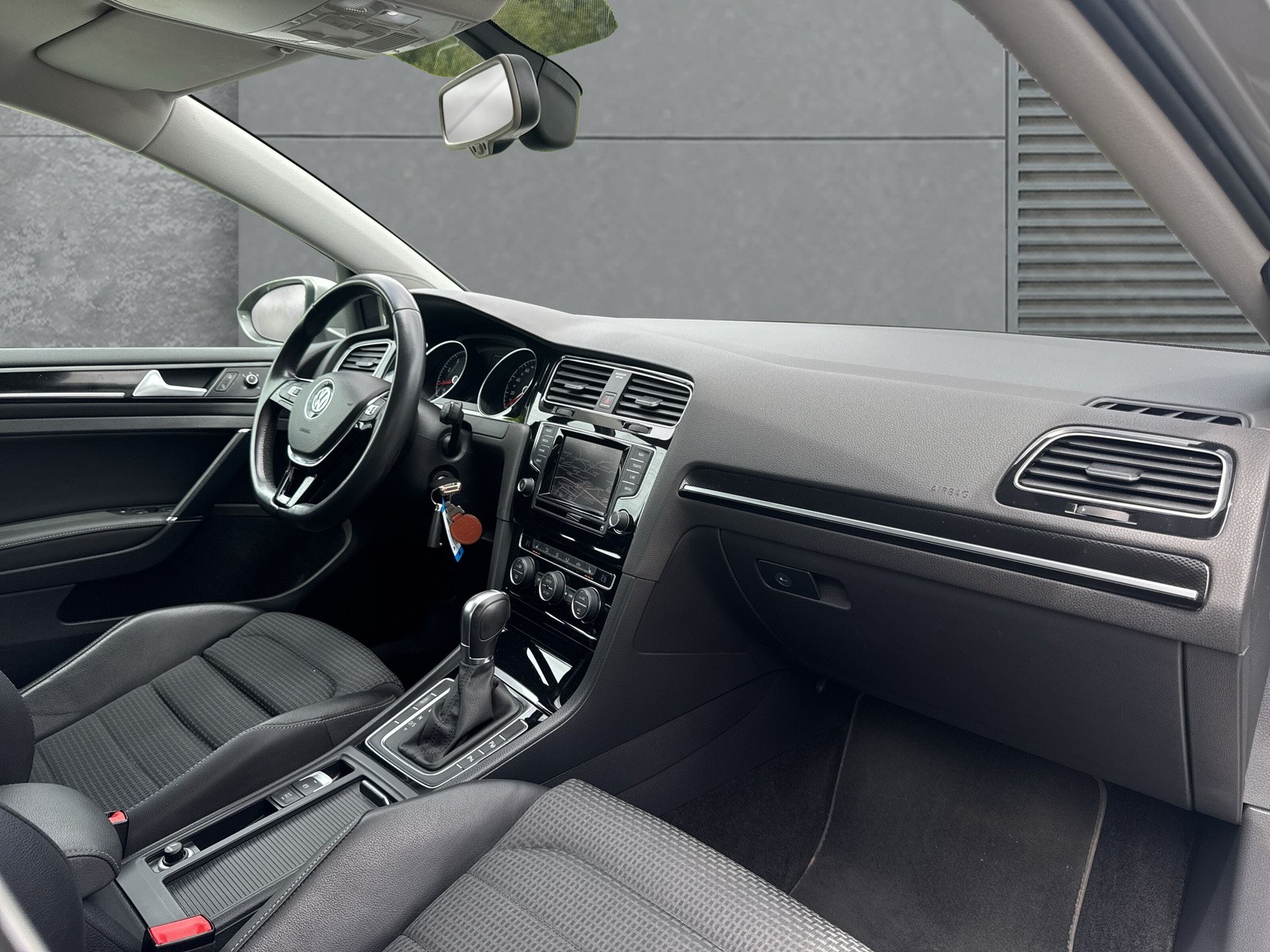 VW Golf 1.4 TSI Highline DSG-image-11