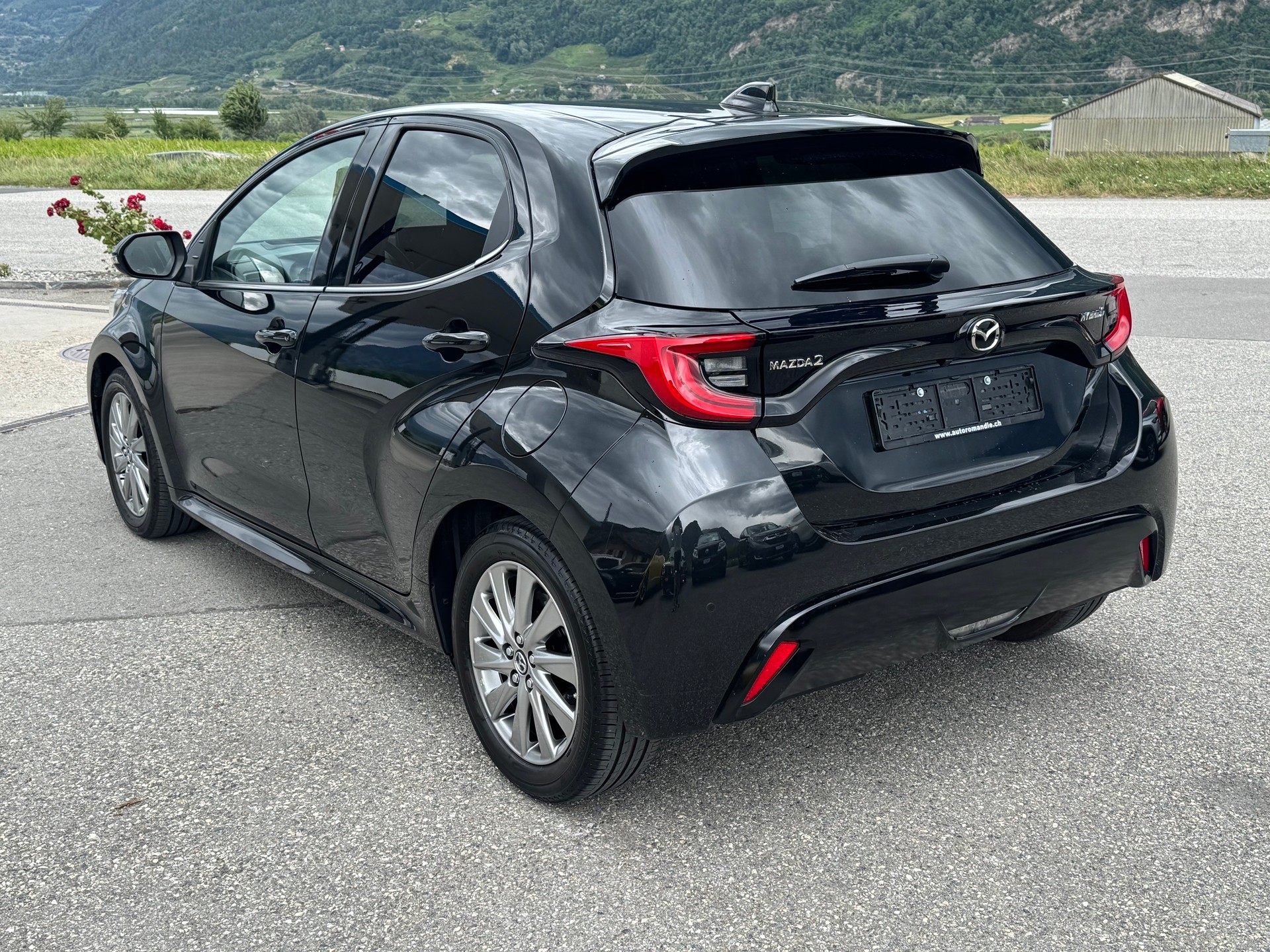 MAZDA 2 Hybrid Agile-image-3