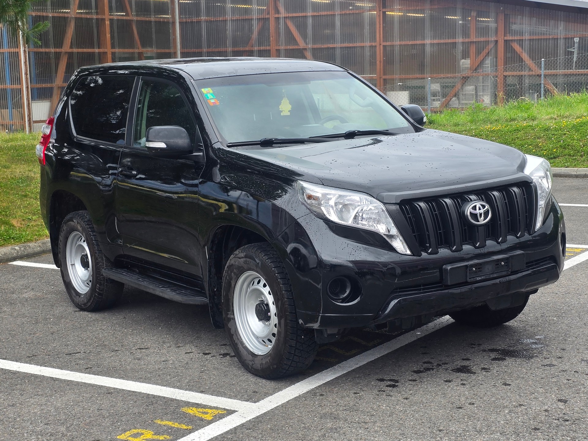 TOYOTA Land Cruiser 3.0 TD Terra Automatic-image-2