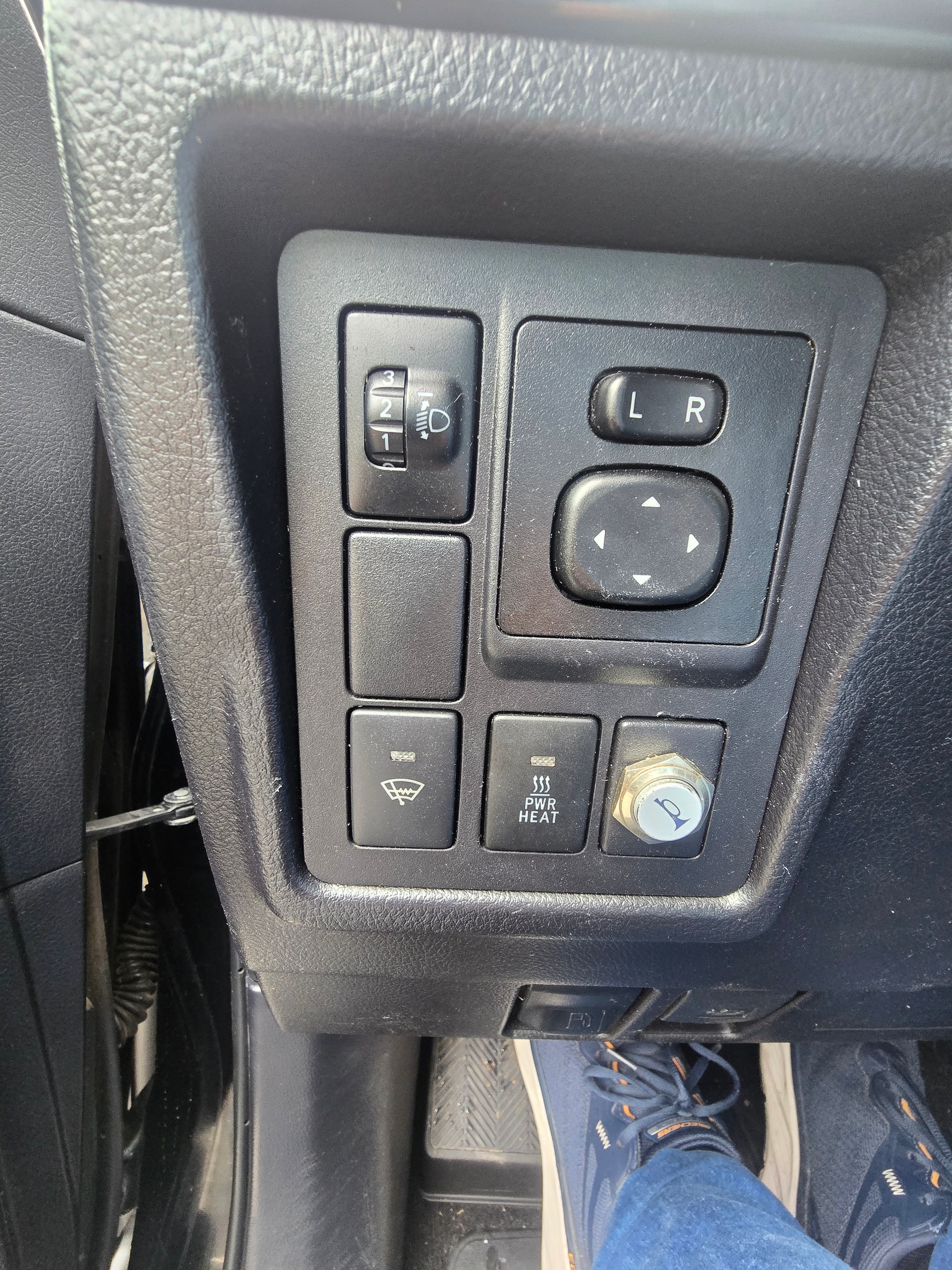 TOYOTA Land Cruiser 3.0 TD Terra Automatic-image-11
