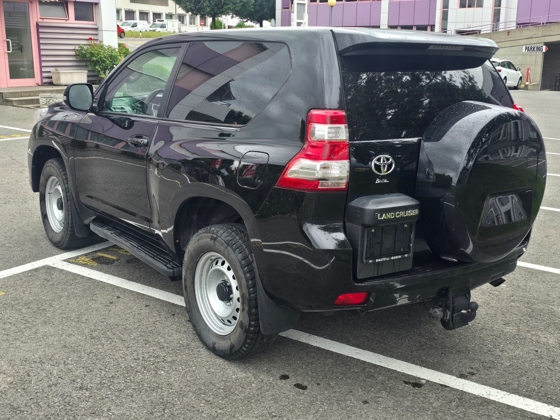 TOYOTA Land Cruiser 3.0 TD Terra Automatic-image-8