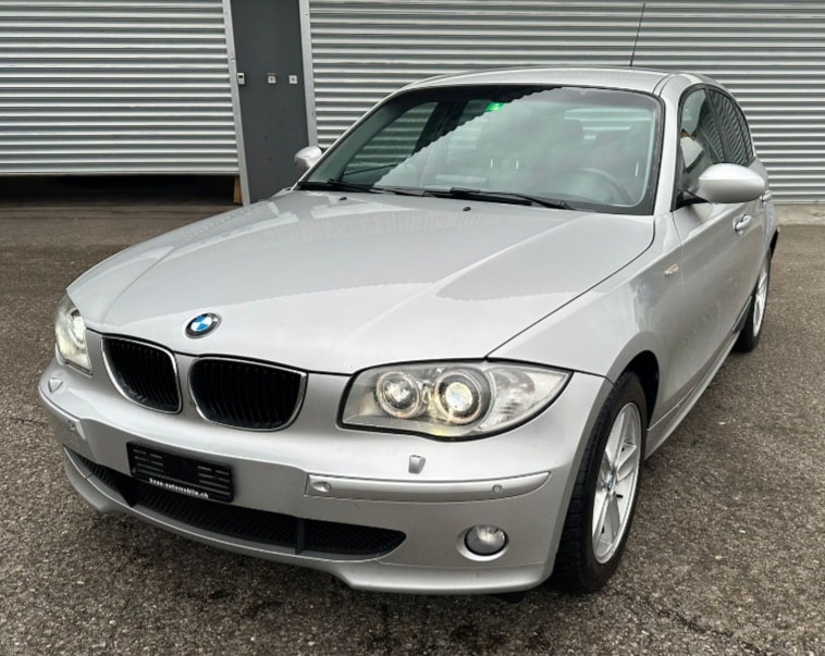 BMW 120i-image-0