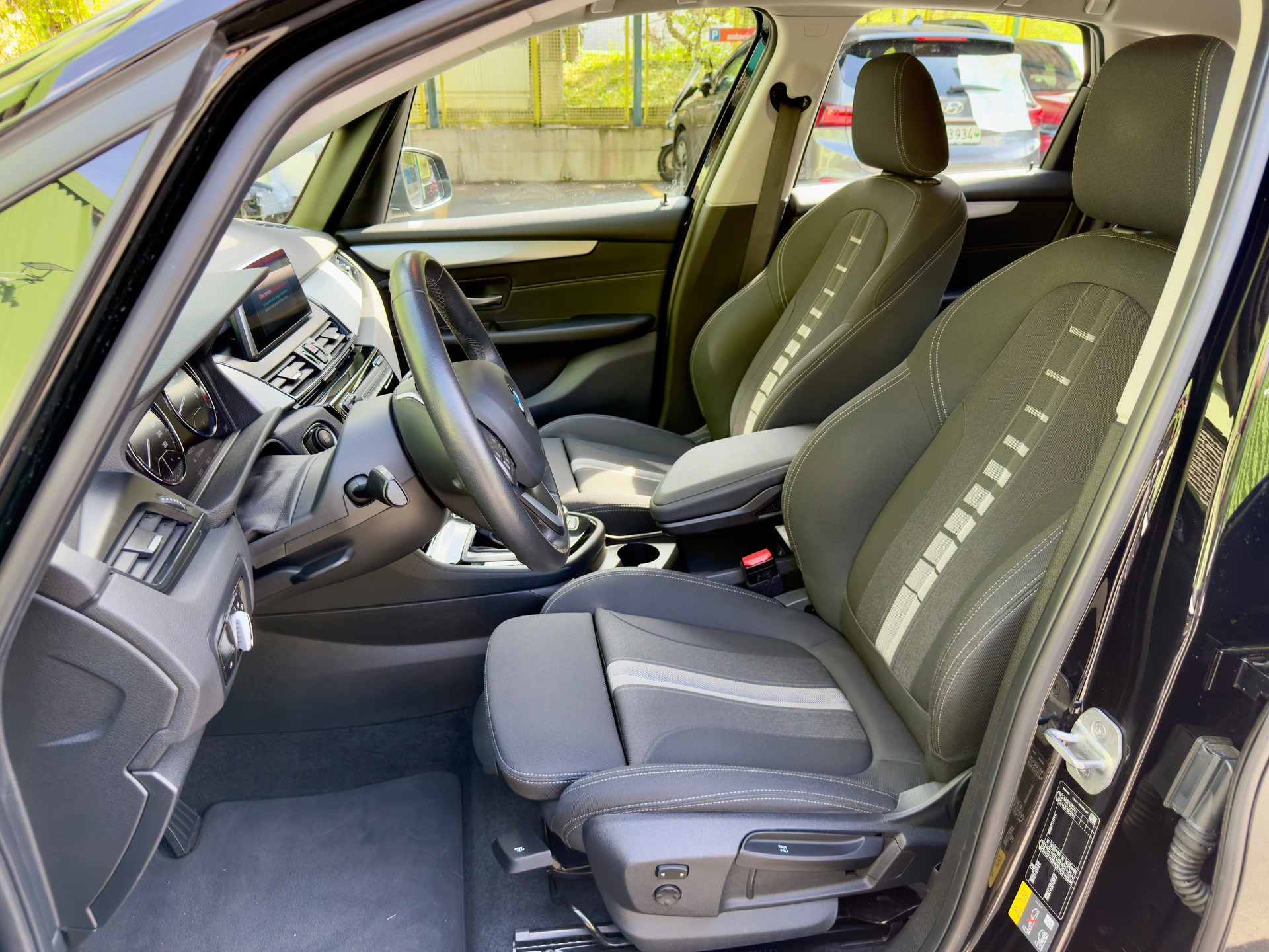 BMW 225xe iPerformance Active Tourer Steptronic-image-12