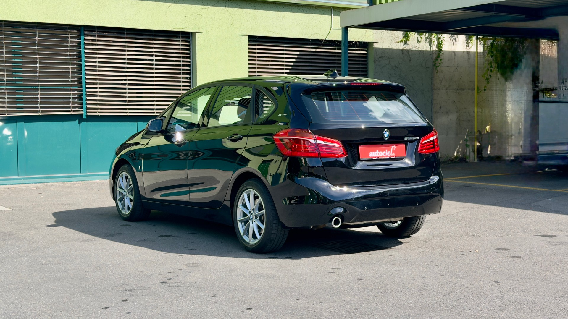 BMW 225xe iPerformance Active Tourer Steptronic-image-2