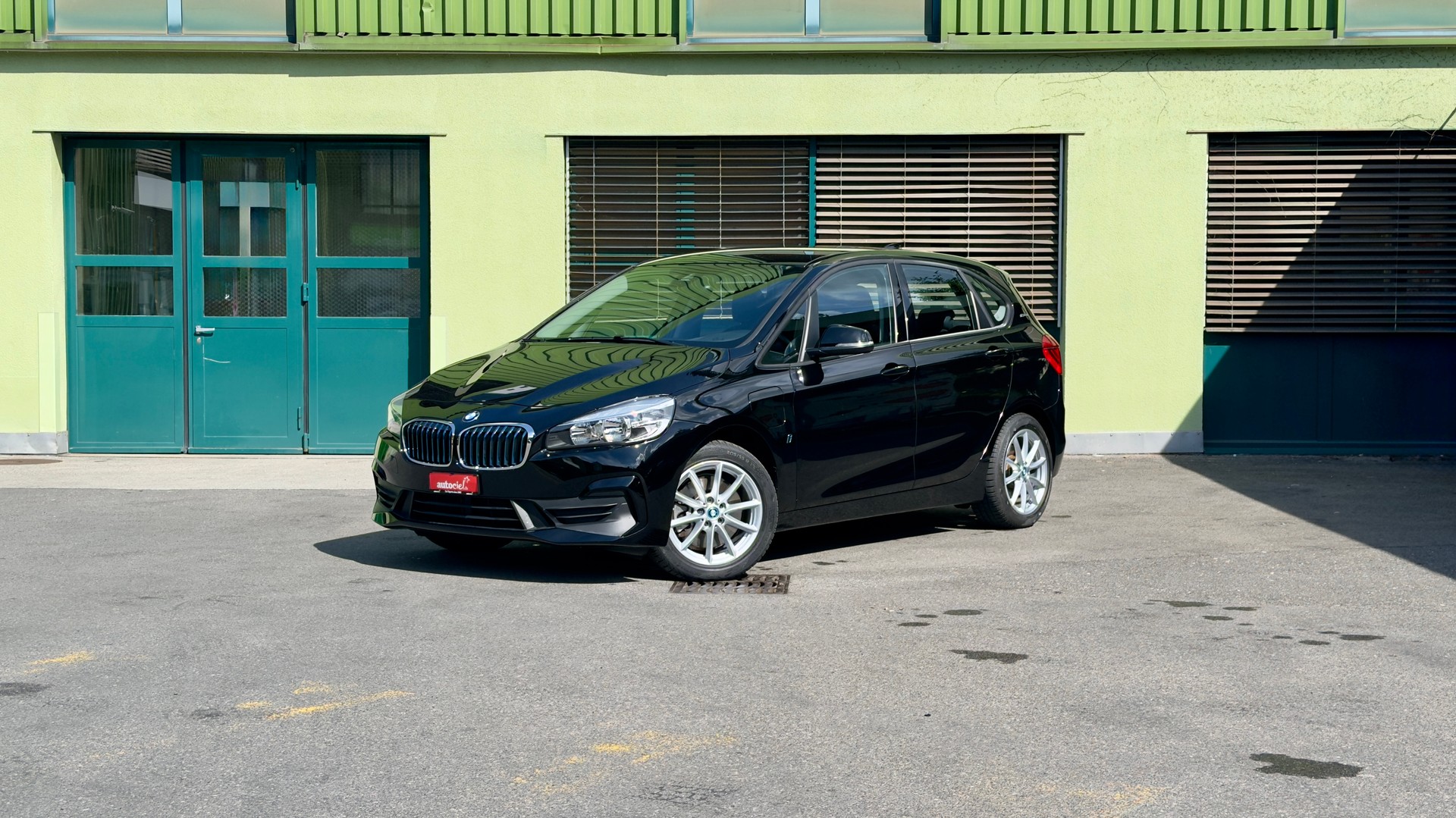 BMW 225xe iPerformance Active Tourer Steptronic-image-0