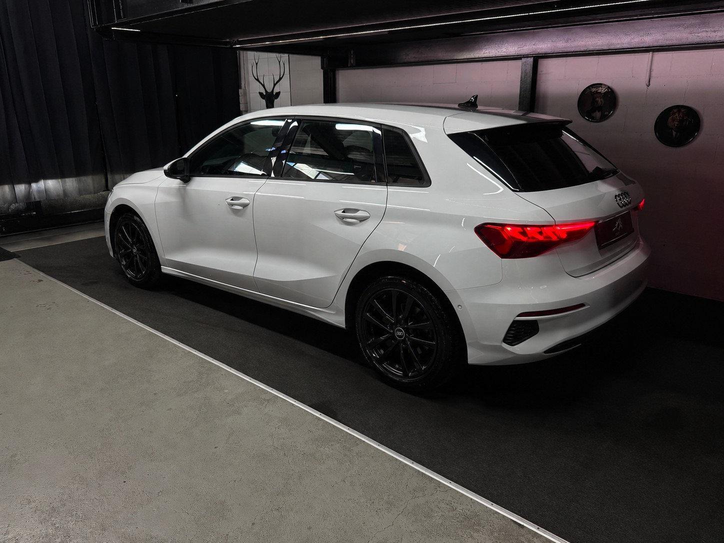 AUDI A3 Sportback 35 TFSI advanced S-tronic / Sport Sitze / Kamera / Park Assistant / Drive Assistant / Ch-Auto /-image-1