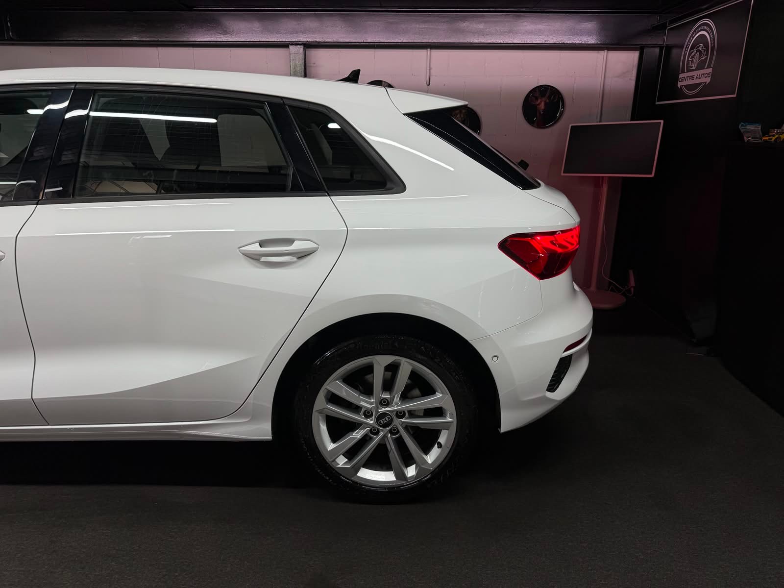 AUDI A3 Sportback 35 TFSI advanced S-tronic / Sport Sitze / Kamera / Park Assistant / Drive Assistant / Ch-Auto /-image-7