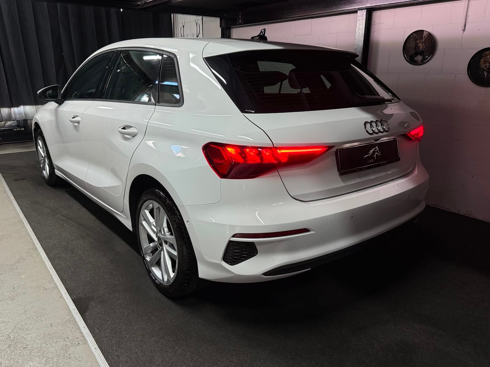 AUDI A3 Sportback 35 TFSI advanced S-tronic / Sport Sitze / Kamera / Park Assistant / Drive Assistant / Ch-Auto /-image-9
