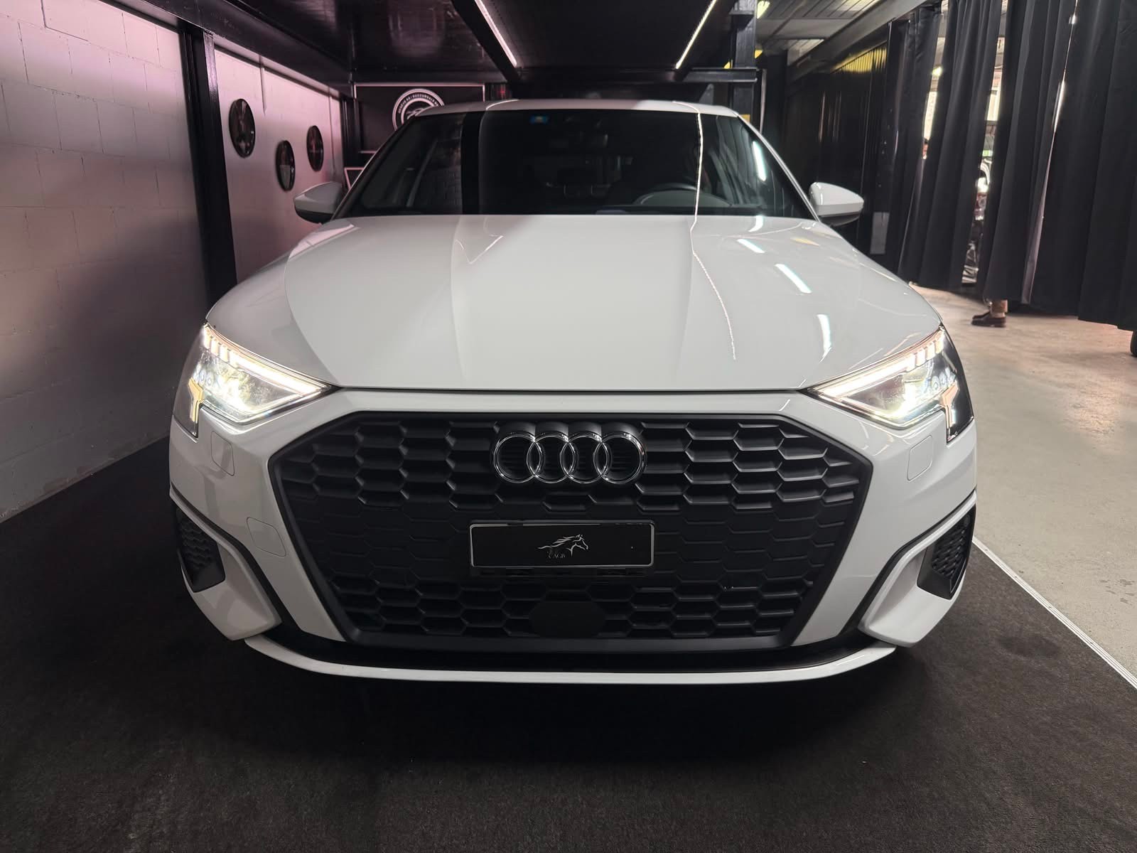 AUDI A3 Sportback 35 TFSI advanced S-tronic / Sport Sitze / Kamera / Park Assistant / Drive Assistant / Ch-Auto /-image-8