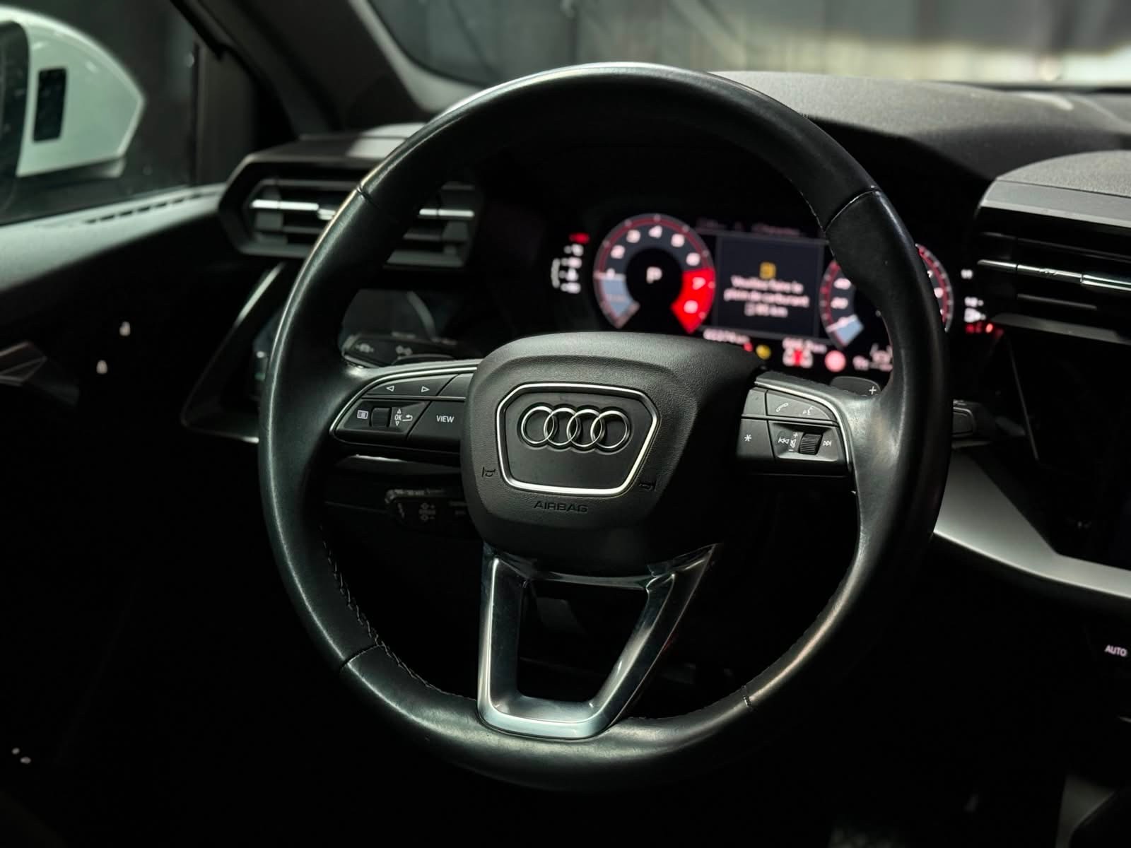 AUDI A3 Sportback 35 TFSI advanced S-tronic / Sport Sitze / Kamera / Park Assistant / Drive Assistant / Ch-Auto /-image-13