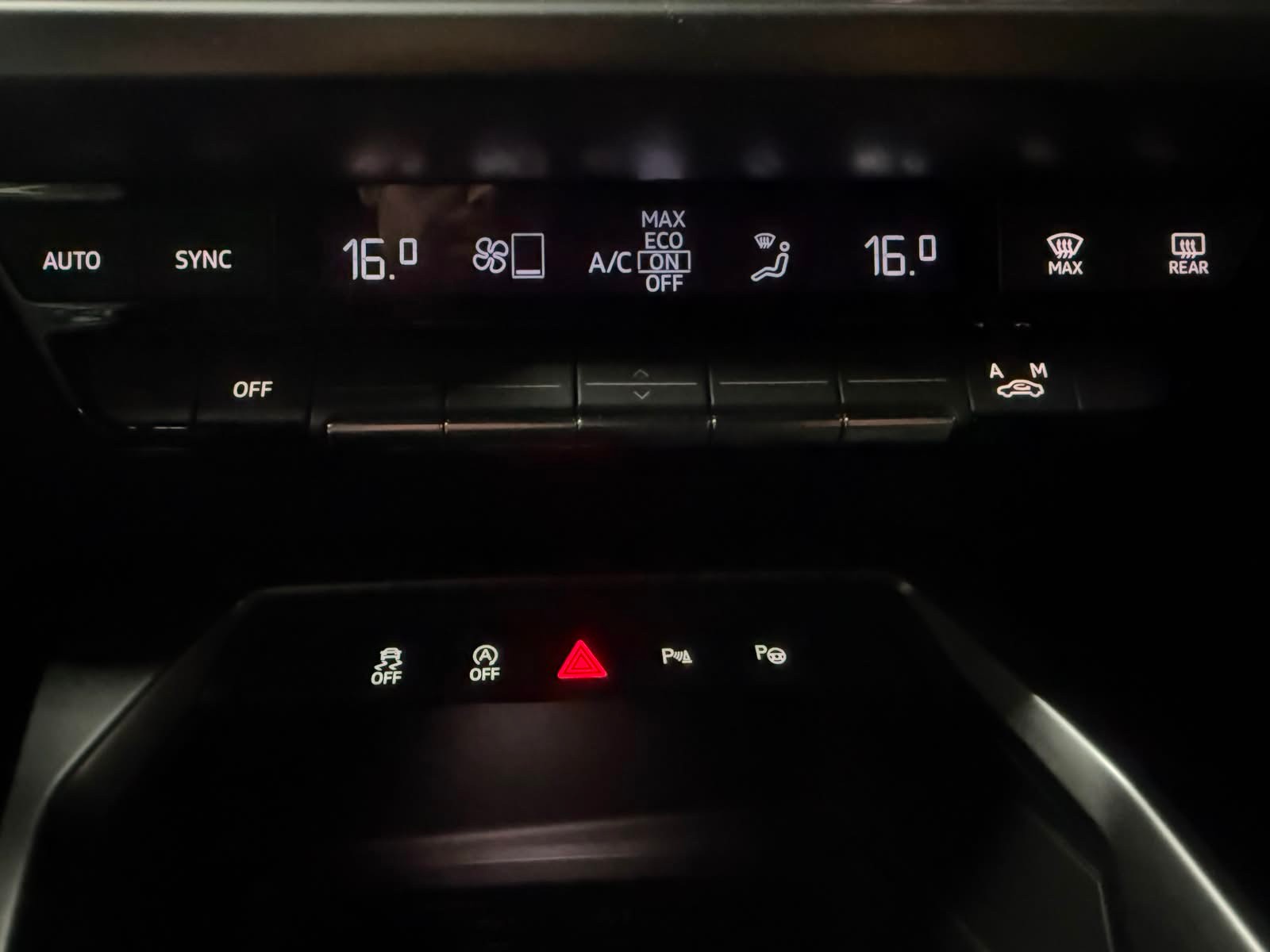 AUDI A3 Sportback 35 TFSI advanced S-tronic / Sport Sitze / Kamera / Park Assistant / Drive Assistant / Ch-Auto /-image-20
