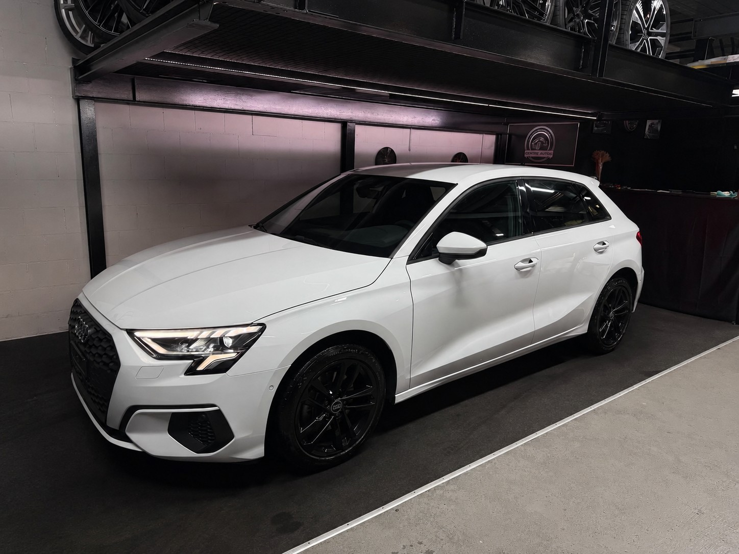 AUDI A3 Sportback 35 TFSI advanced S-tronic / Sport Sitze / Kamera / Park Assistant / Drive Assistant / Ch-Auto /-image-0