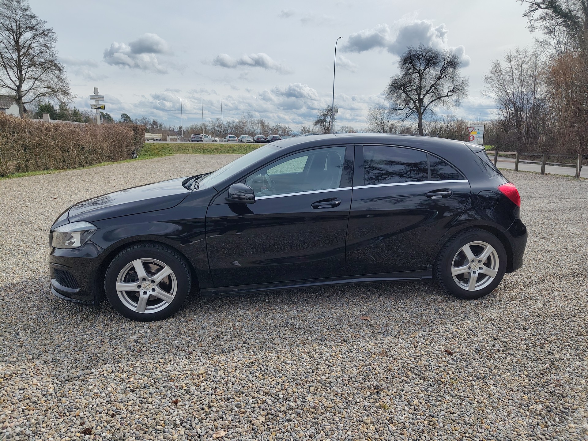 MERCEDES-BENZ A 200 CDI-image-2