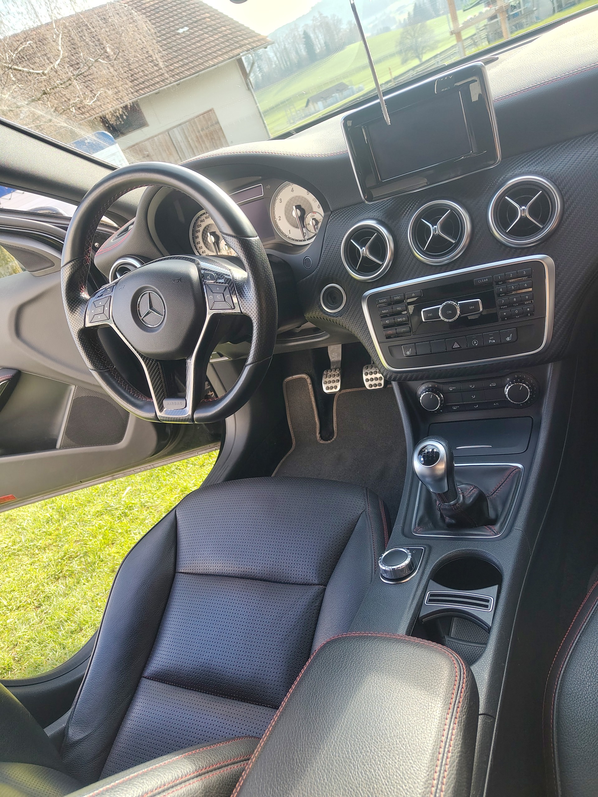 MERCEDES-BENZ A 200 CDI-image-9