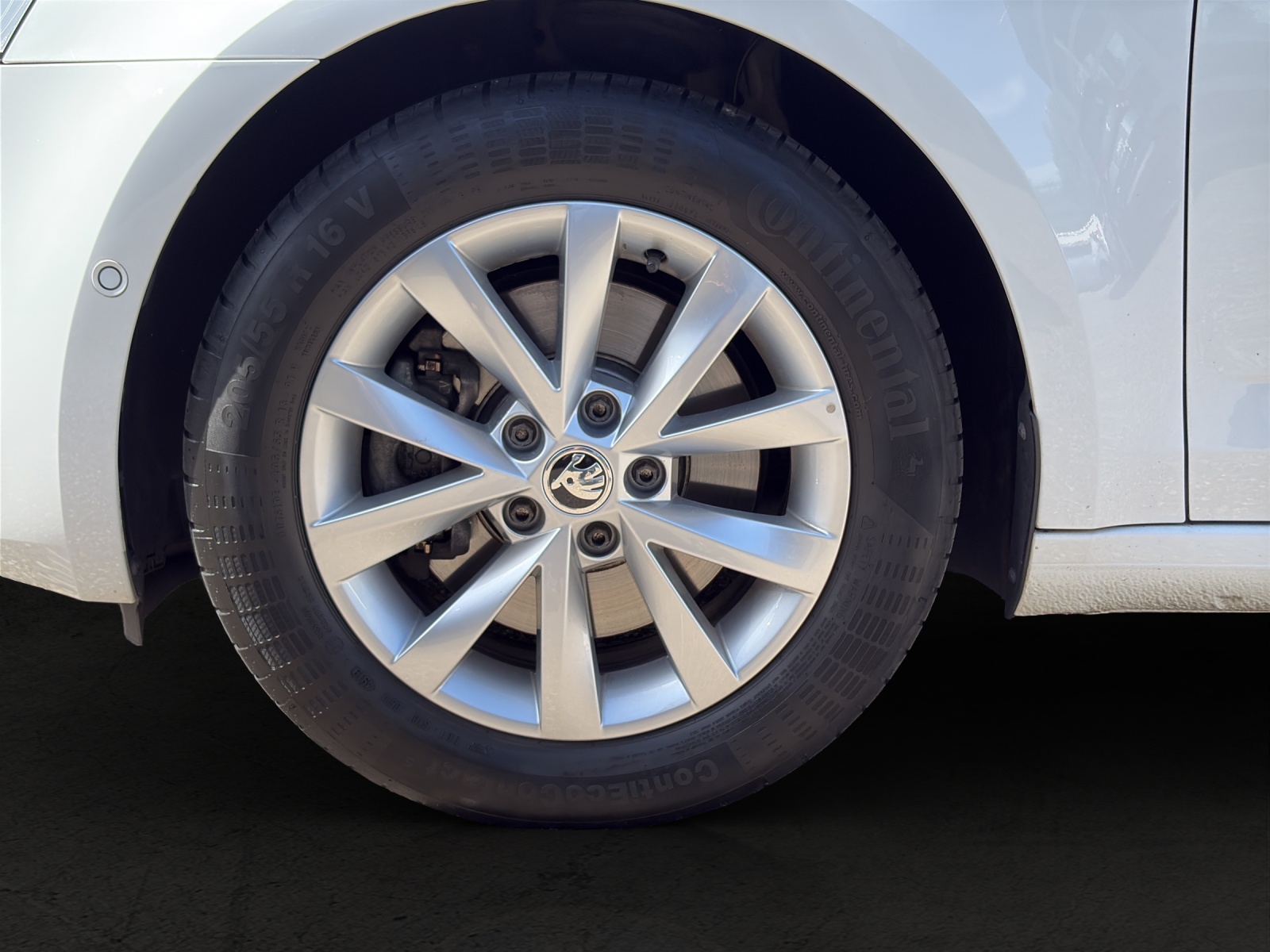 SKODA Octavia Combi 2.0 TSI Style 4x4 DSG-image-15