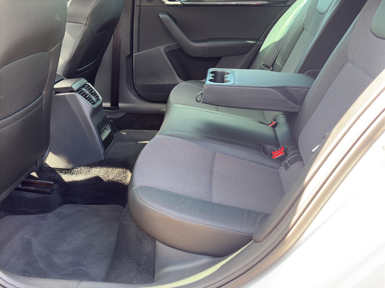 SKODA Octavia Combi 2.0 TSI Style 4x4 DSG-image-7