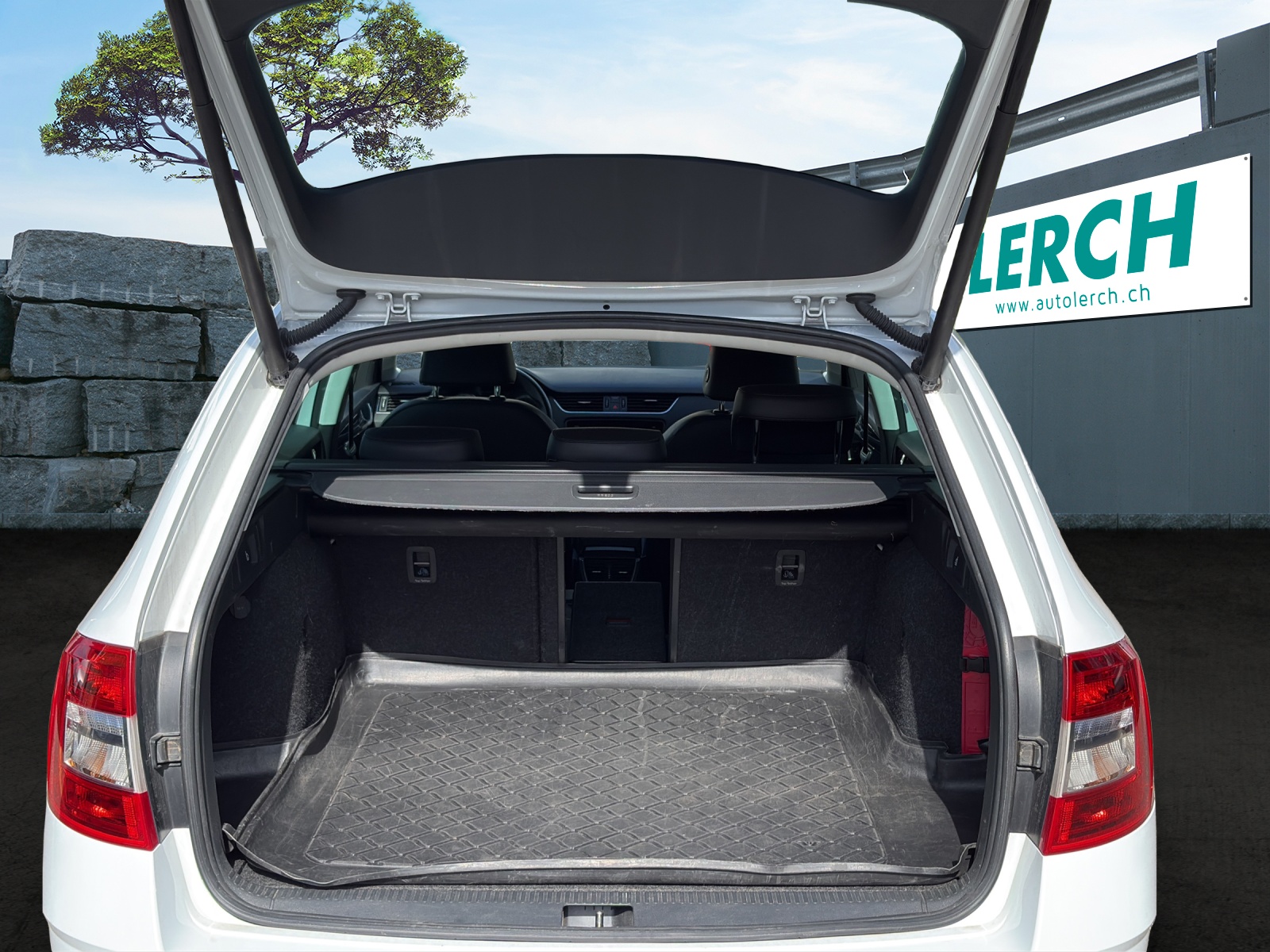 SKODA Octavia Combi 2.0 TSI Style 4x4 DSG-image-5