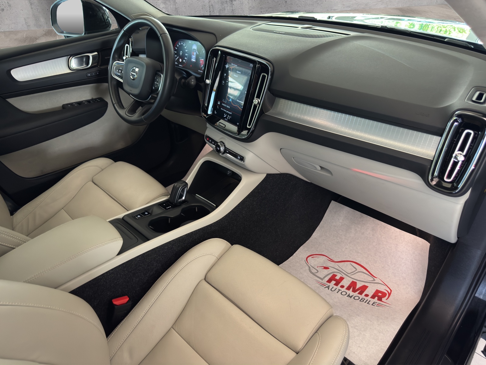 VOLVO XC40 D3 Momentum Geartronic-image-10