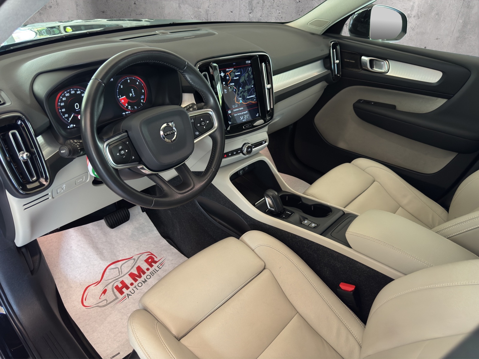 VOLVO XC40 D3 Momentum Geartronic-image-8