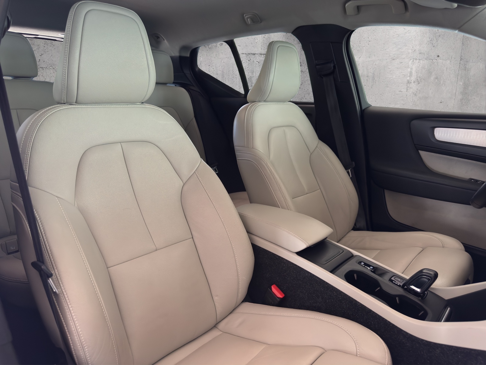 VOLVO XC40 D3 Momentum Geartronic-image-13