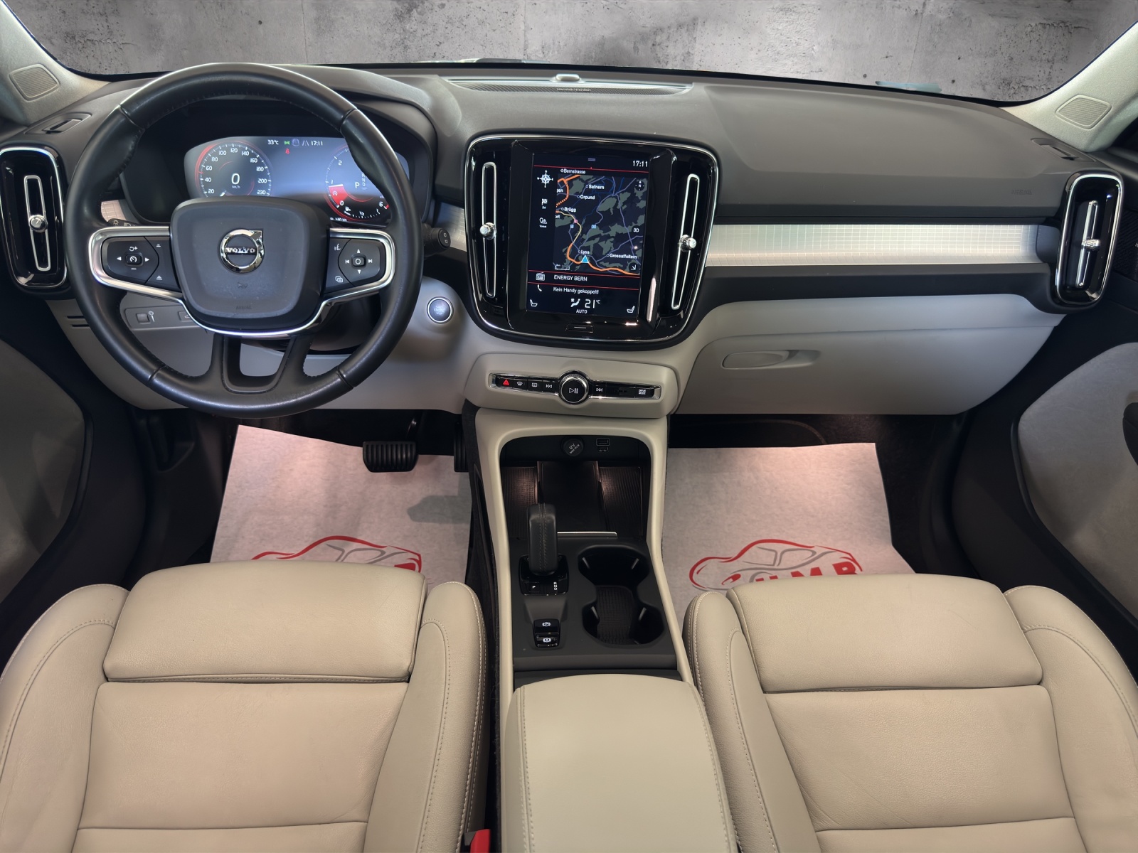 VOLVO XC40 D3 Momentum Geartronic-image-9