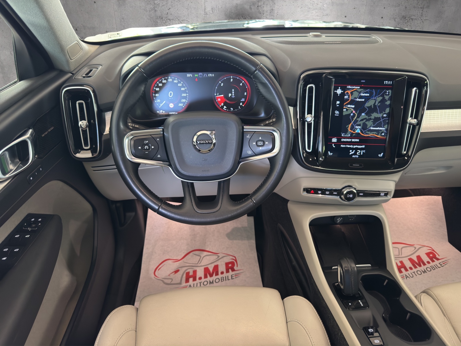VOLVO XC40 D3 Momentum Geartronic-image-11