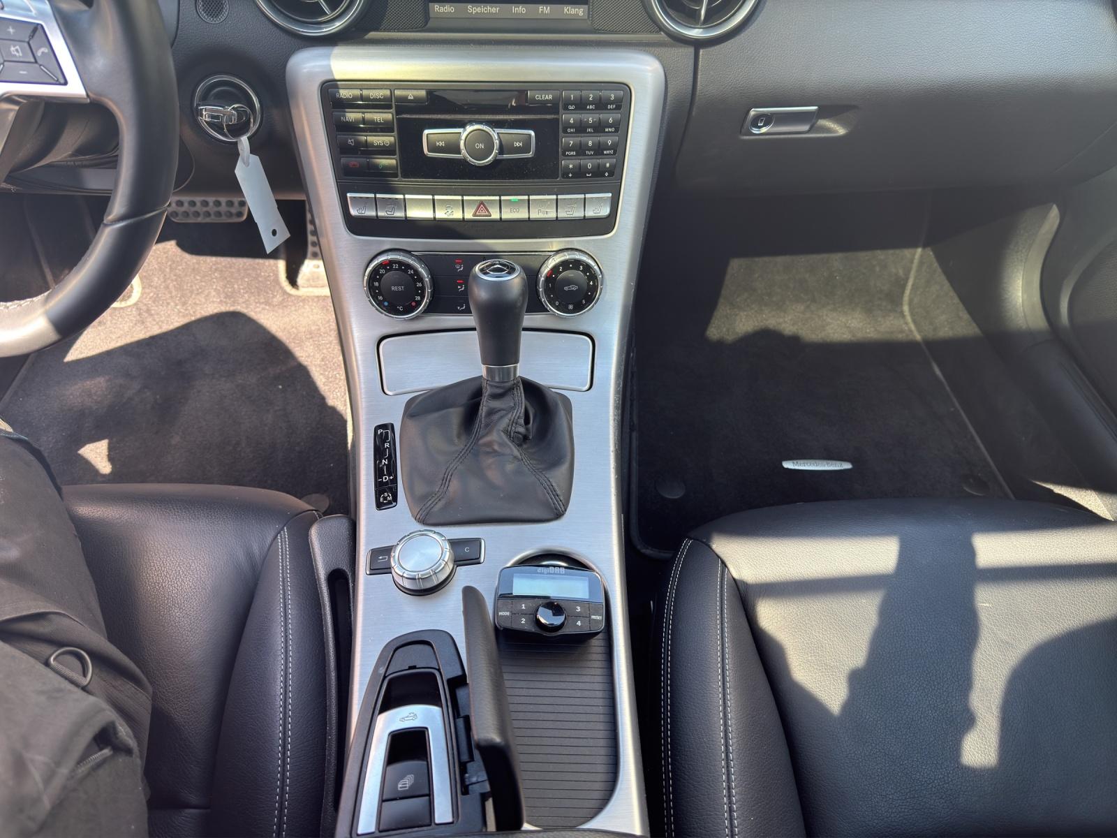 MERCEDES-BENZ SLK 250 Cabriolet-image-10