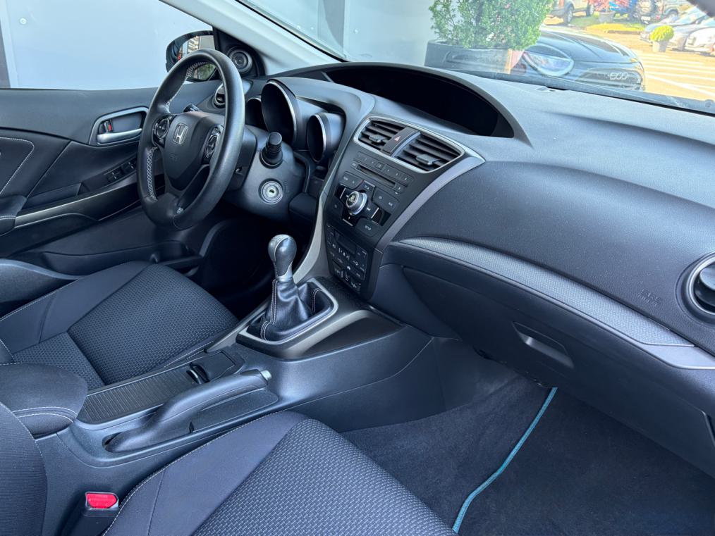 HONDA Civic 1.4 i-VTEC Comfort-image-6