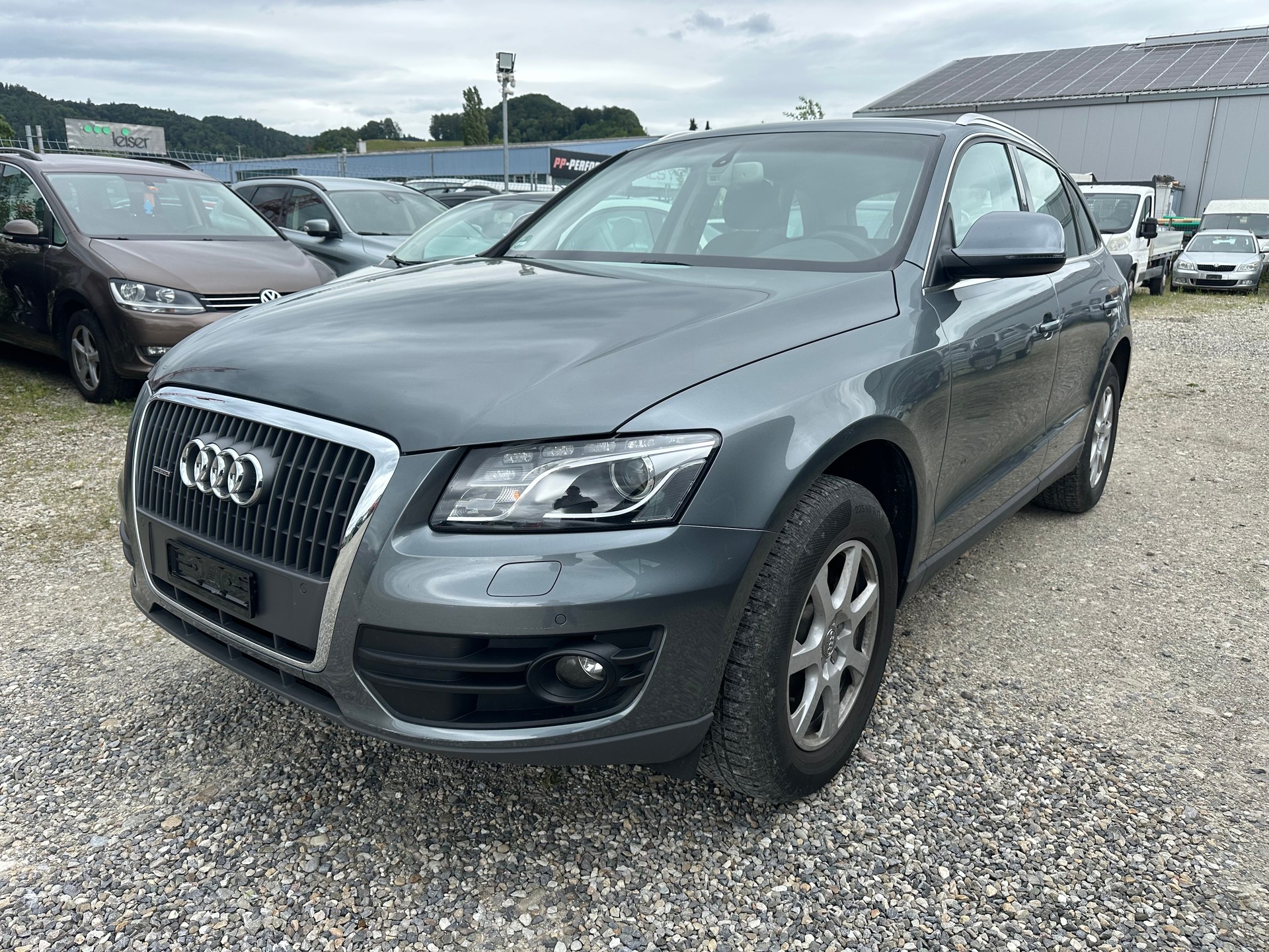 AUDI Q5 2.0 TDI quattro-image-0