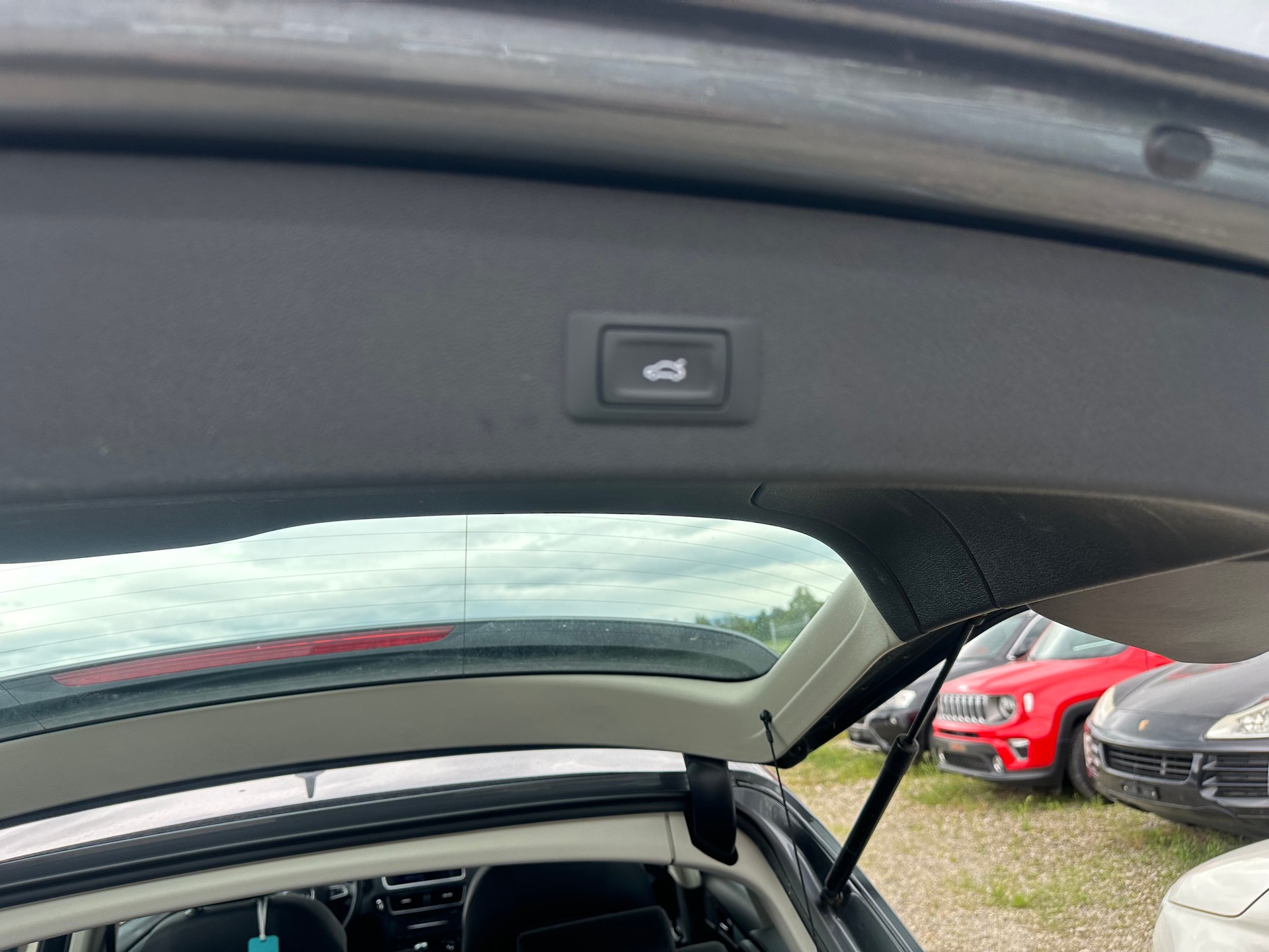 AUDI Q5 2.0 TDI quattro-image-7