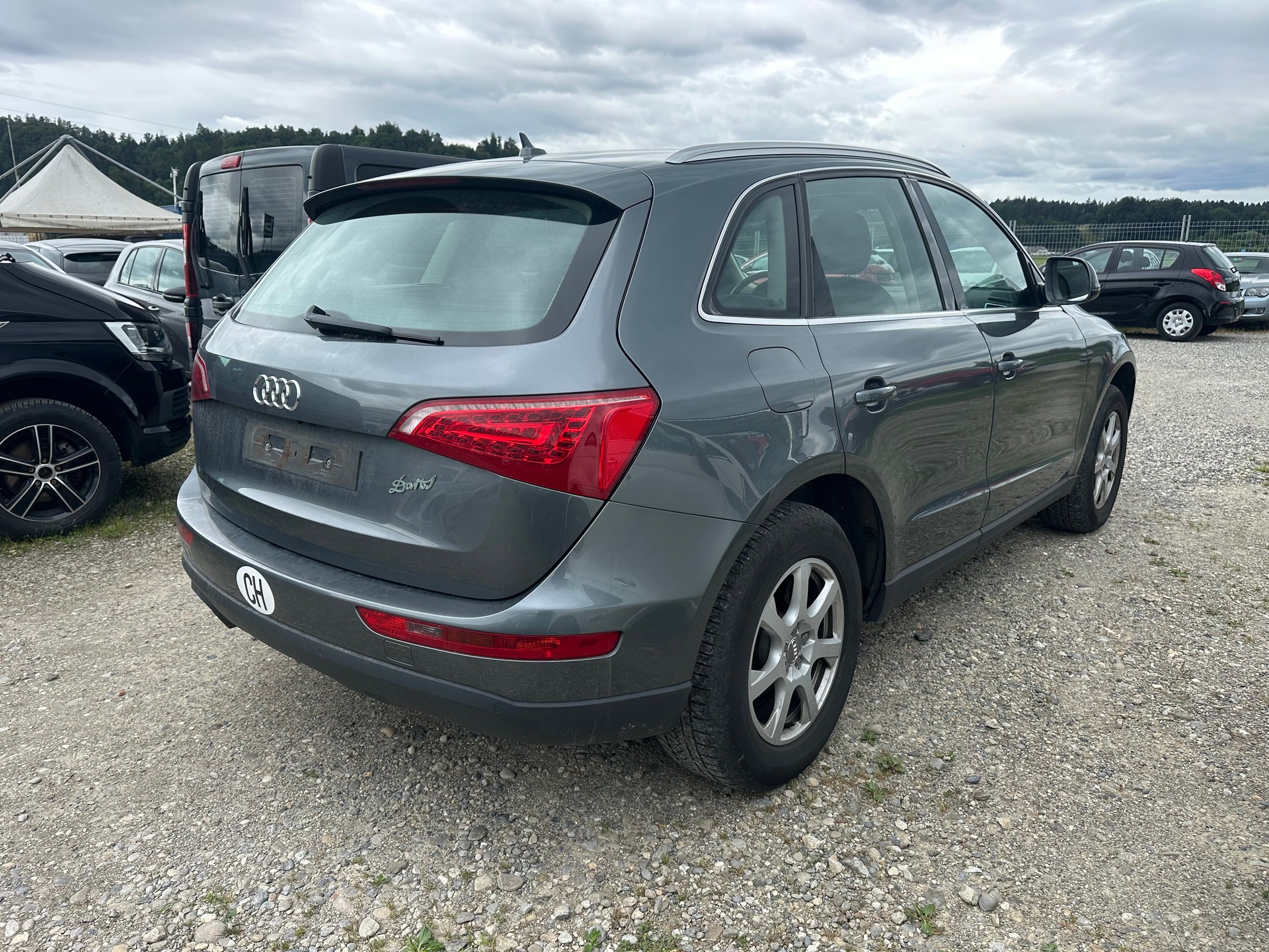 AUDI Q5 2.0 TDI quattro-image-3