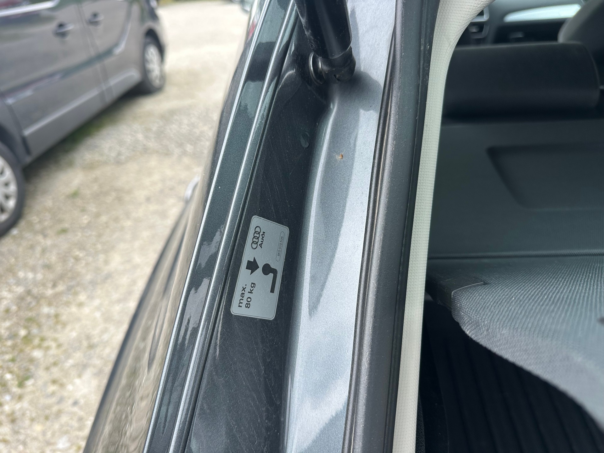 AUDI Q5 2.0 TDI quattro-image-8