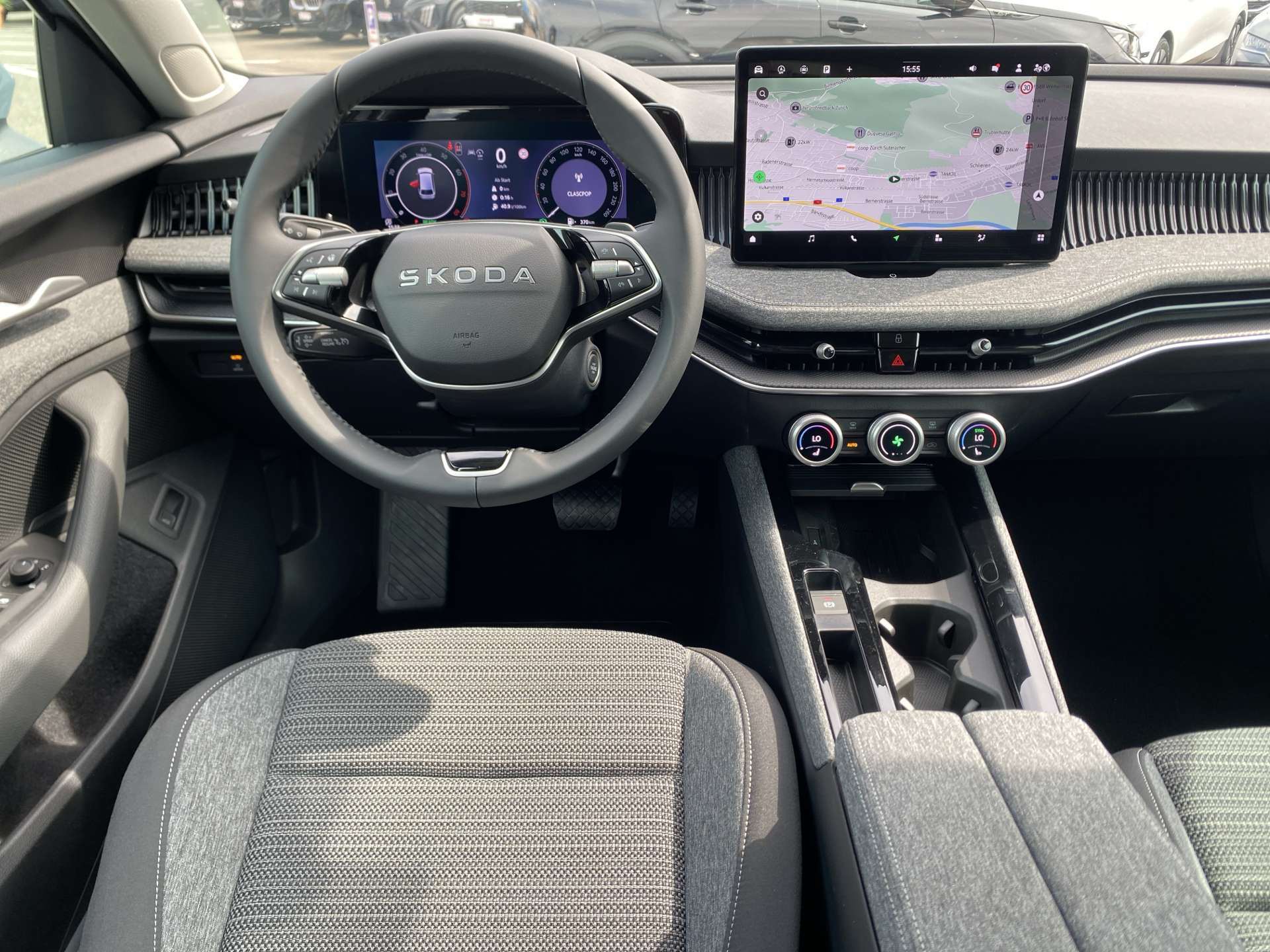 SKODA Superb Combi 1.5 TSi MHEV Selection DSG-Automat-image-3