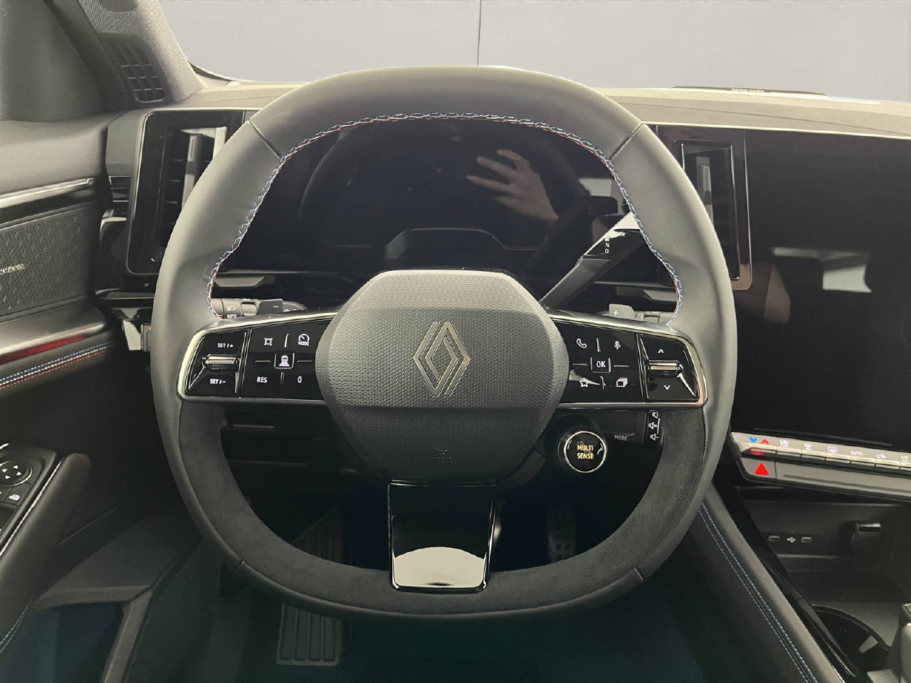 RENAULT Rafale 1.2 E-Tech Plug-in Atelier Alpine-image-10