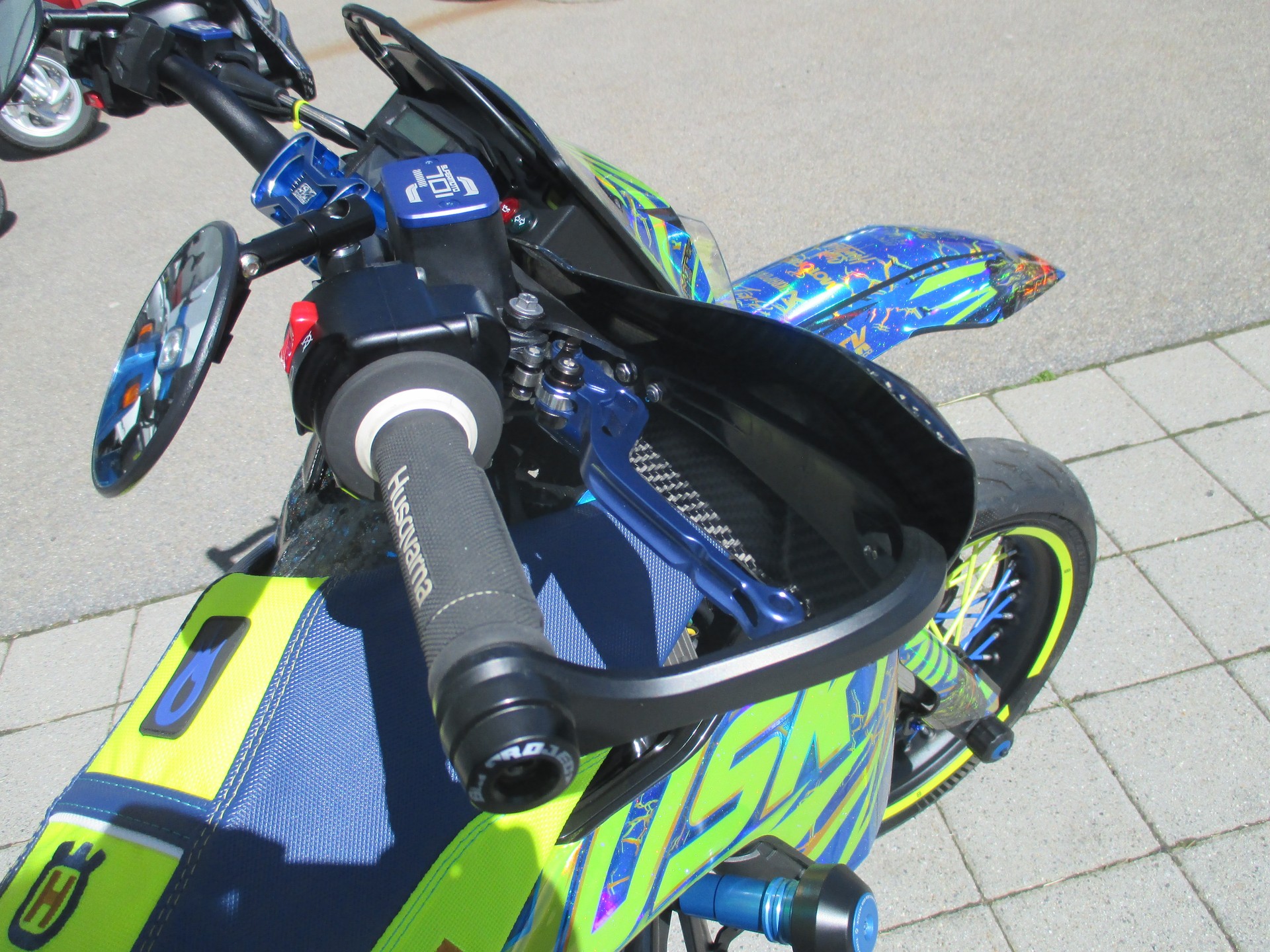 HUSQVARNA 701 Supermoto-image-4