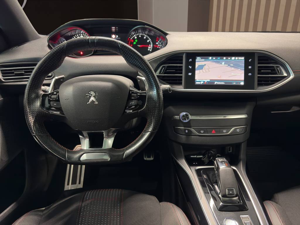 PEUGEOT 308 1.2 Pure Tech GT Line EAT8-image-4