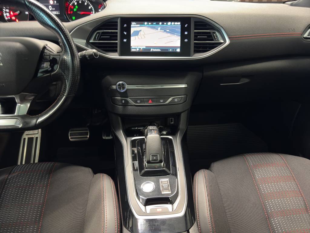 PEUGEOT 308 1.2 Pure Tech GT Line EAT8-image-15