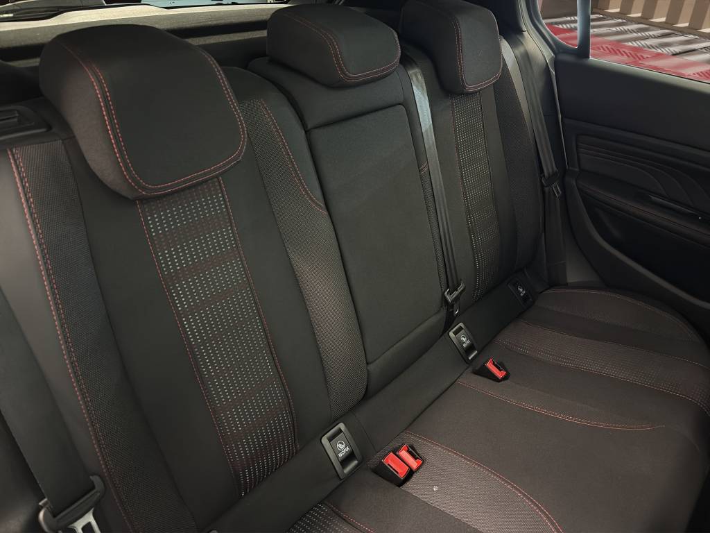 PEUGEOT 308 1.2 Pure Tech GT Line EAT8-image-8