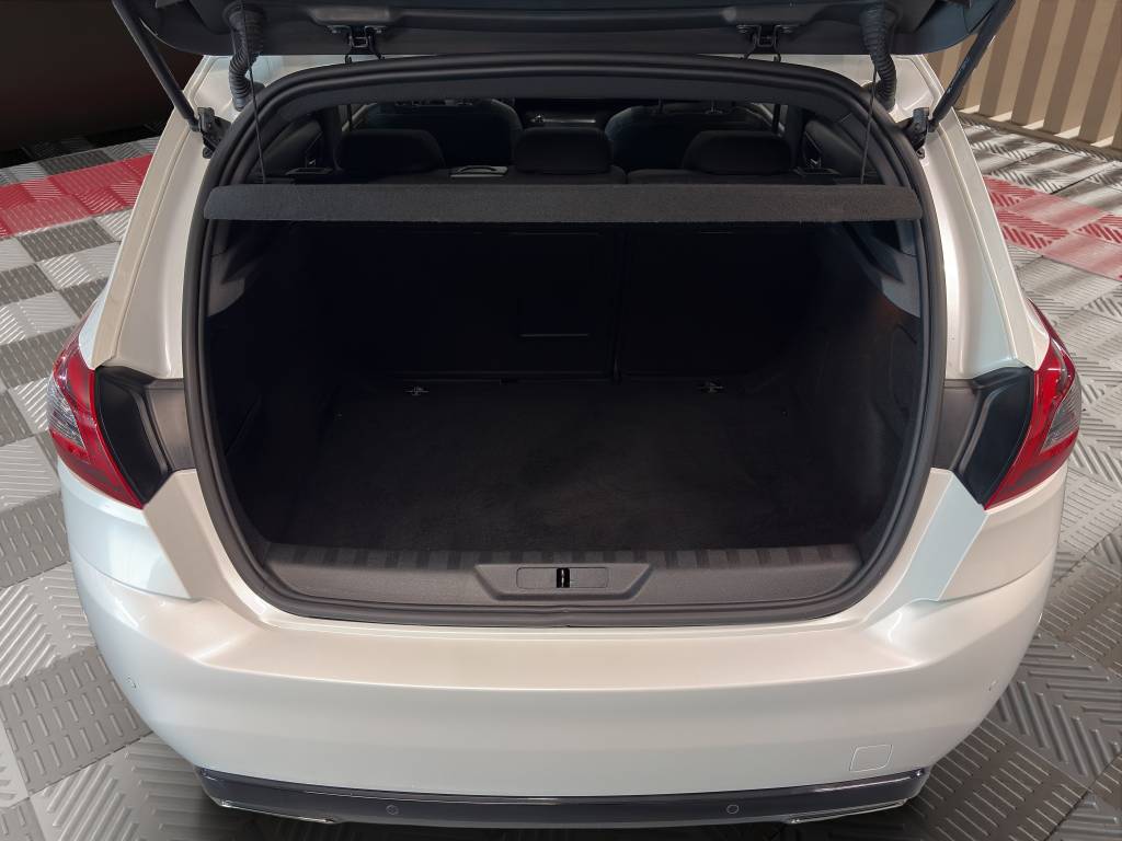 PEUGEOT 308 1.2 Pure Tech GT Line EAT8-image-10