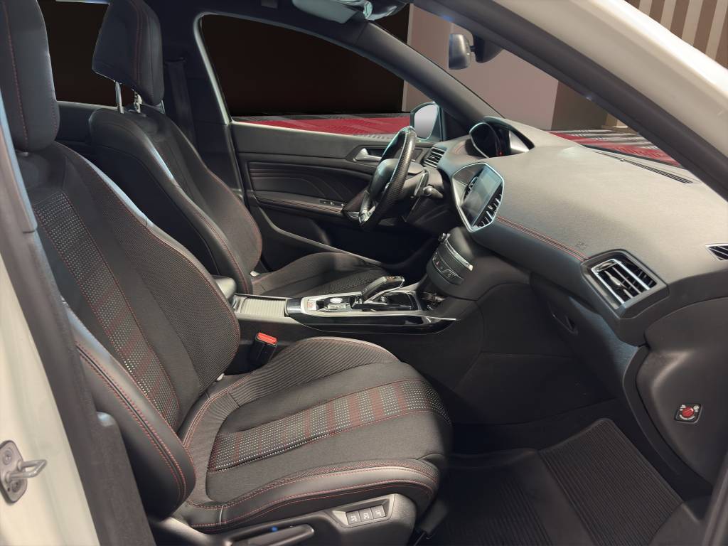 PEUGEOT 308 1.2 Pure Tech GT Line EAT8-image-7
