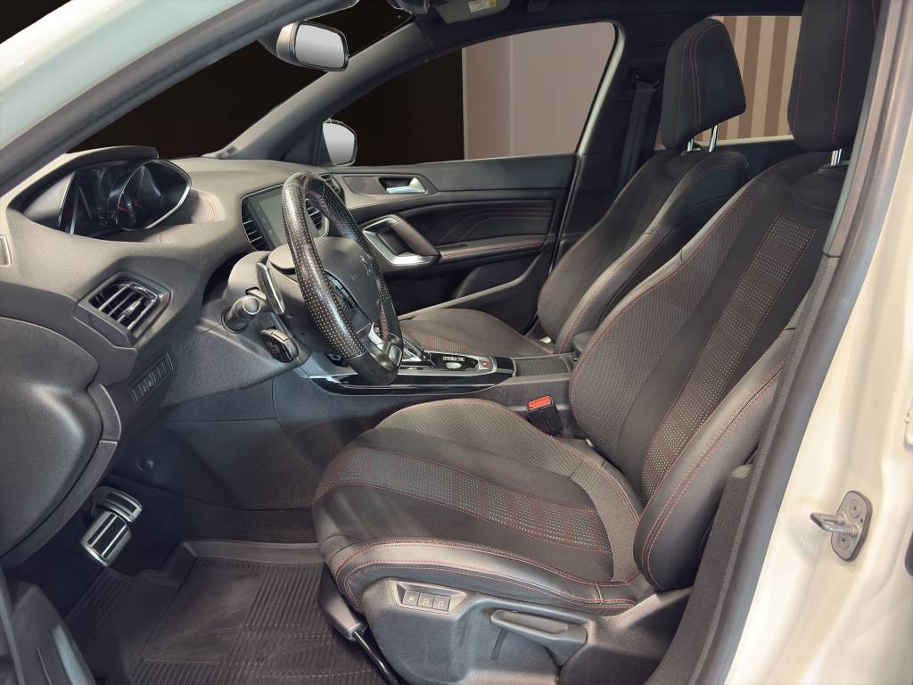 PEUGEOT 308 1.2 Pure Tech GT Line EAT8-image-6