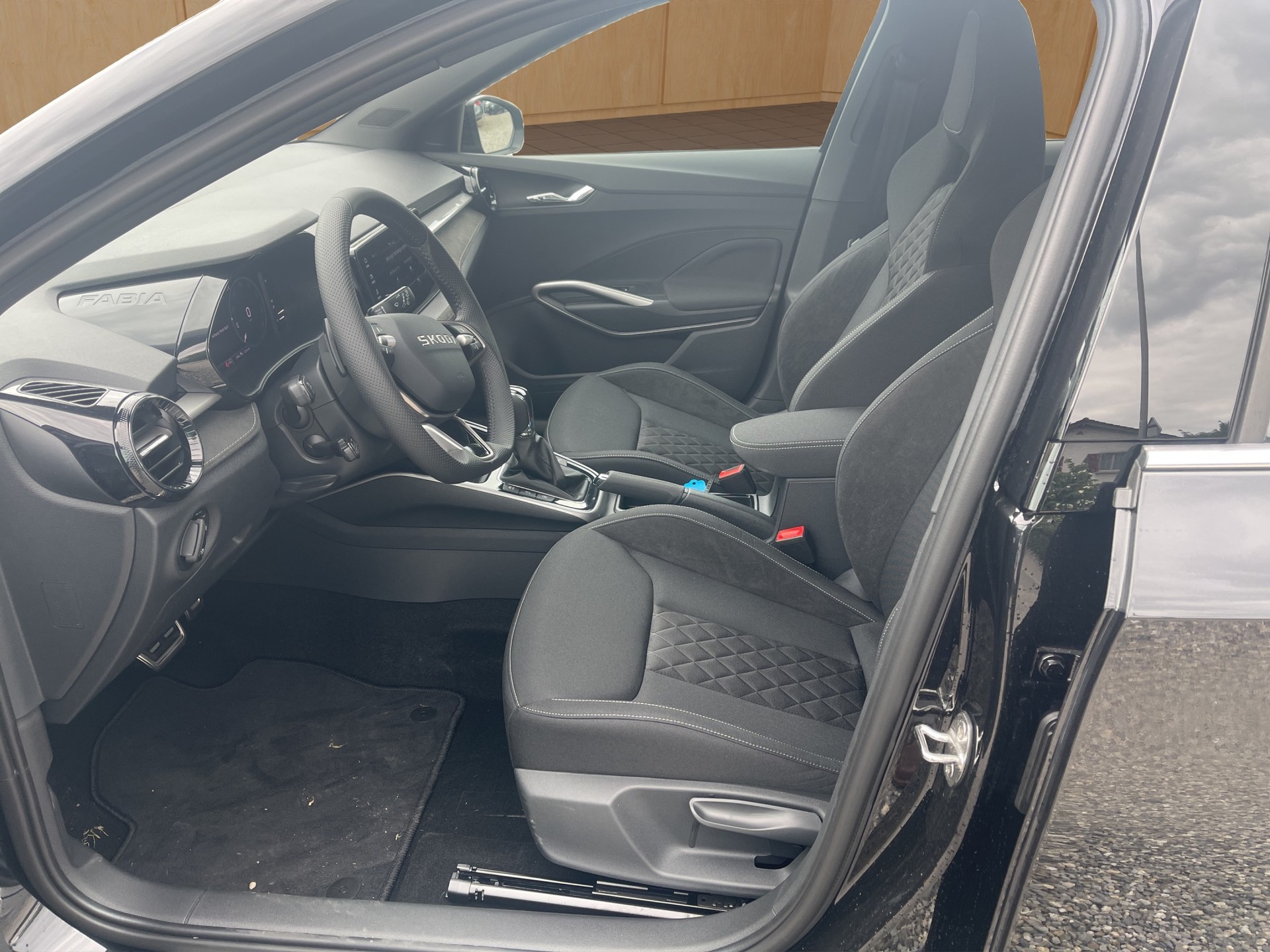 SKODA Fabia 1.0 TSI Dynamic DSG-image-6