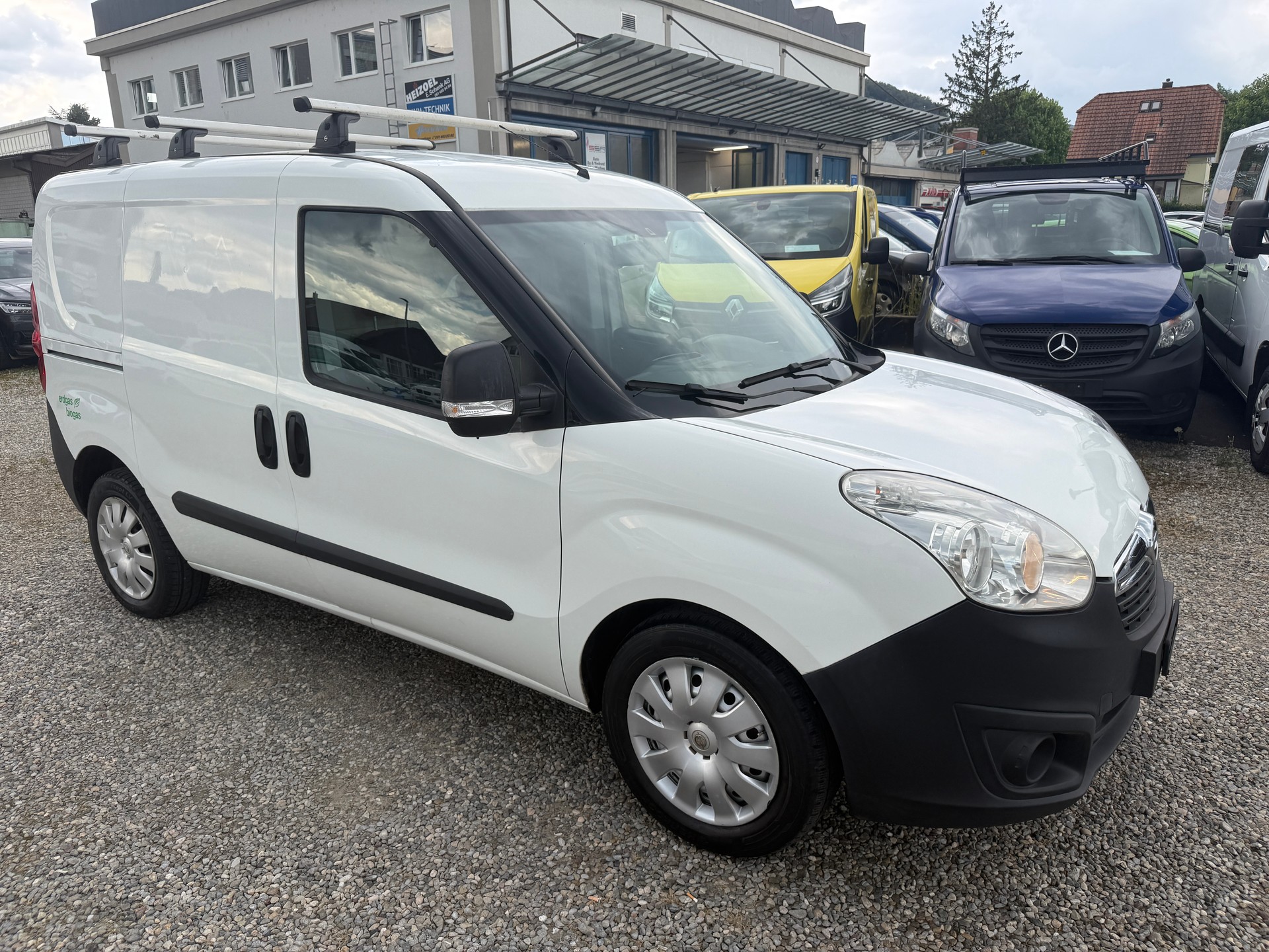OPEL Combo 1.4 CNG Turbo ecoFLEX 2.4 L1H1-image-0